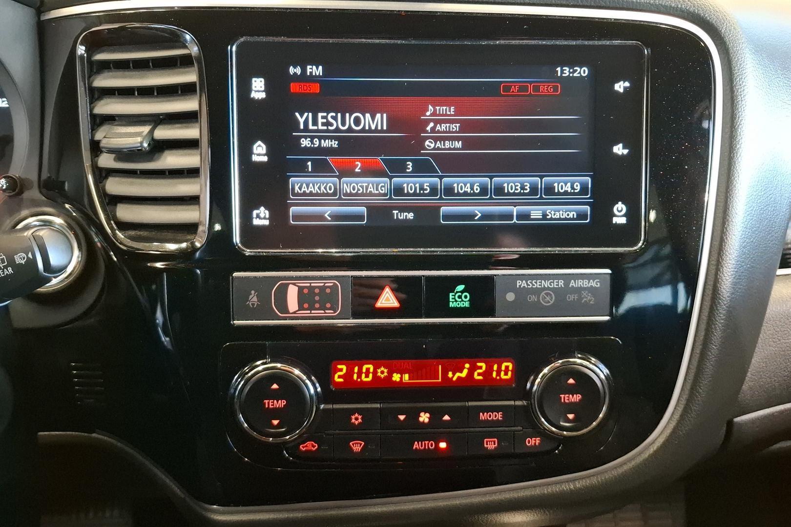 MITSUBISHI Outlander PHEV 14