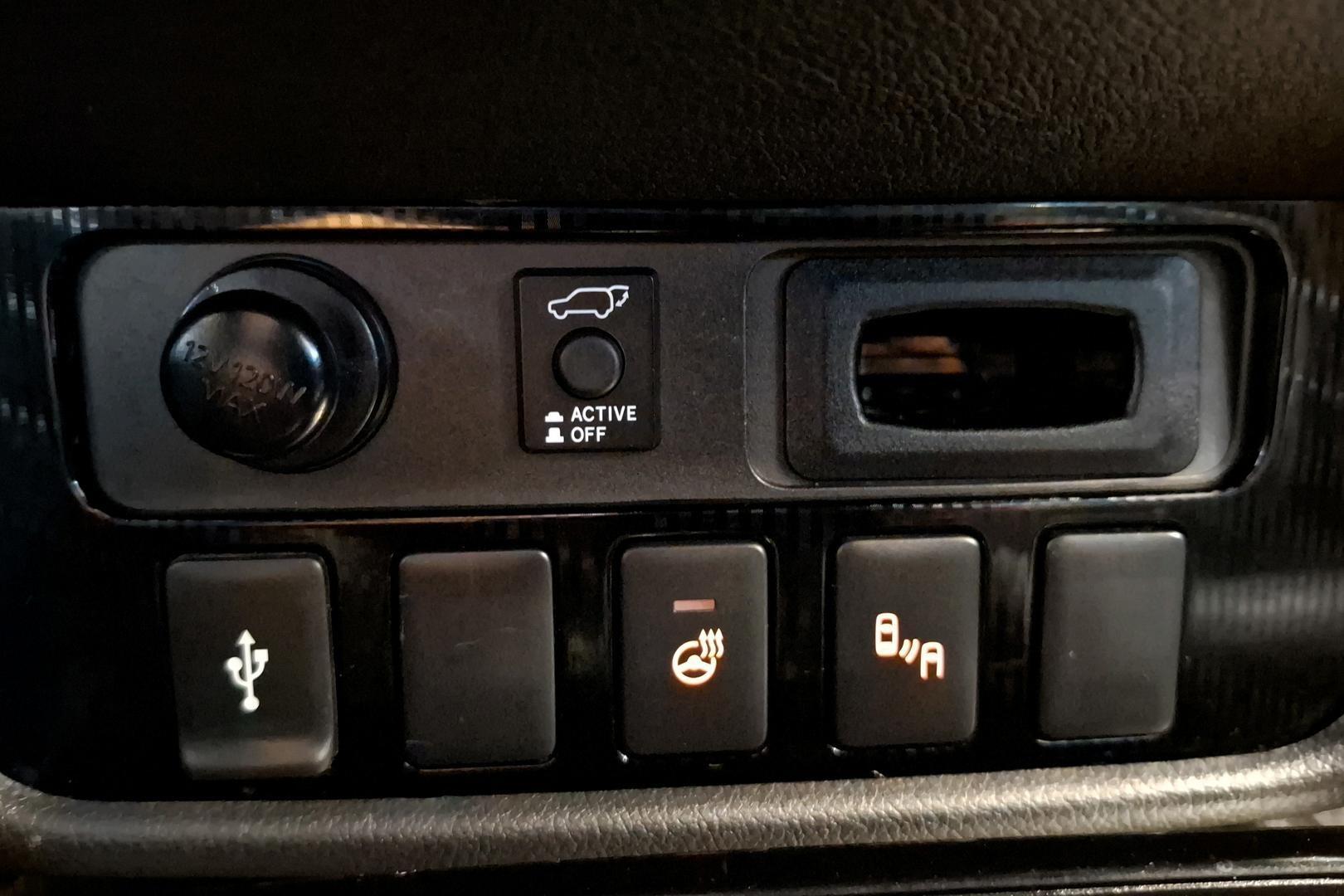 MITSUBISHI Outlander PHEV 16