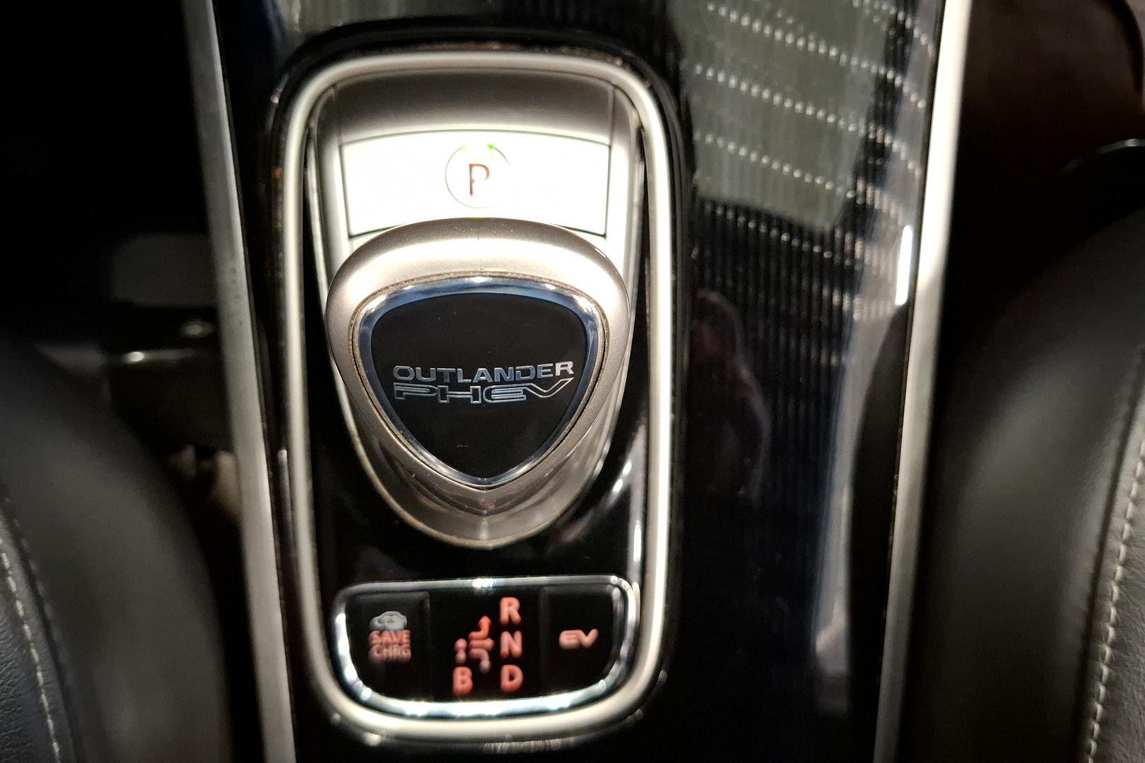 MITSUBISHI Outlander PHEV 17