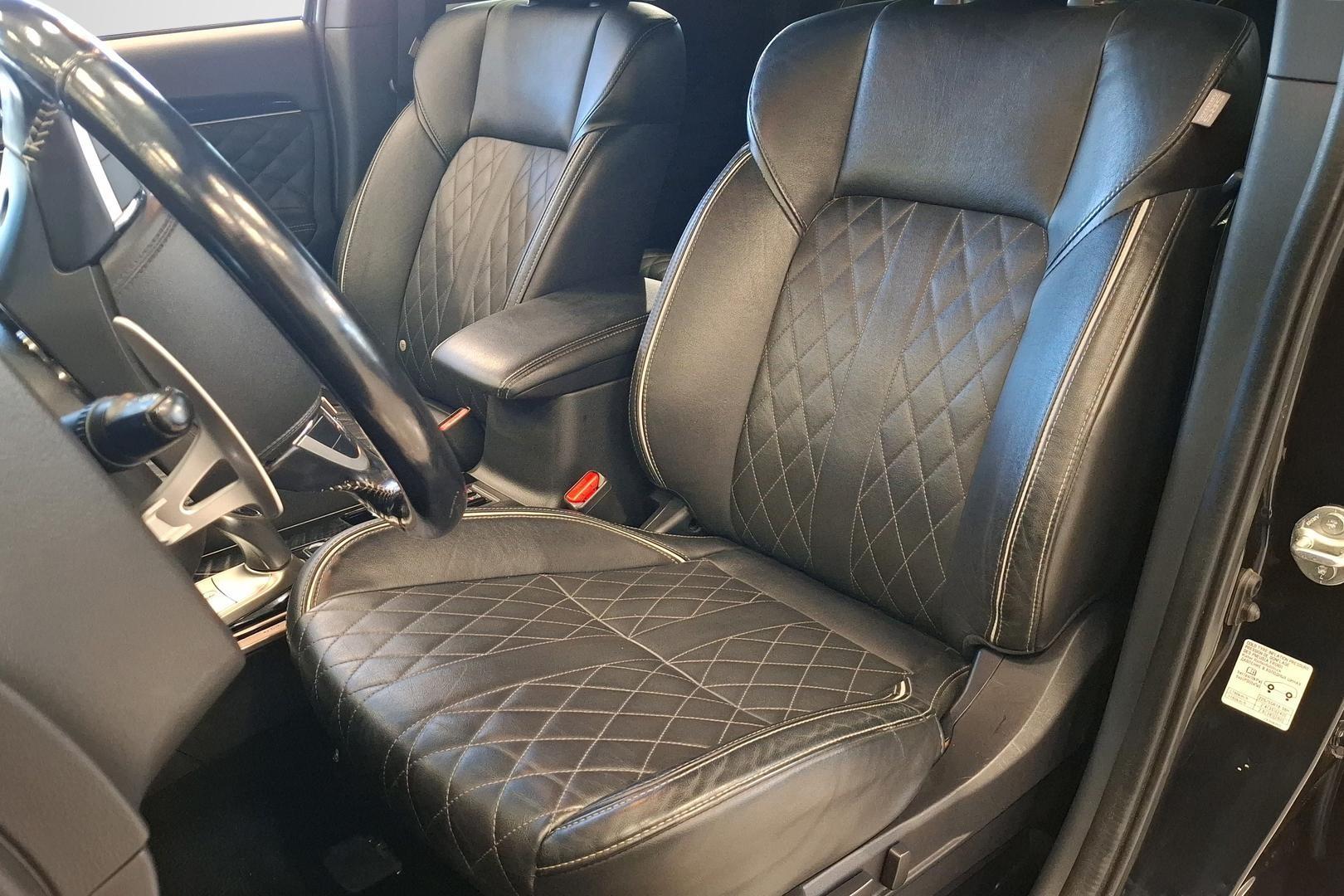 MITSUBISHI Outlander PHEV 21