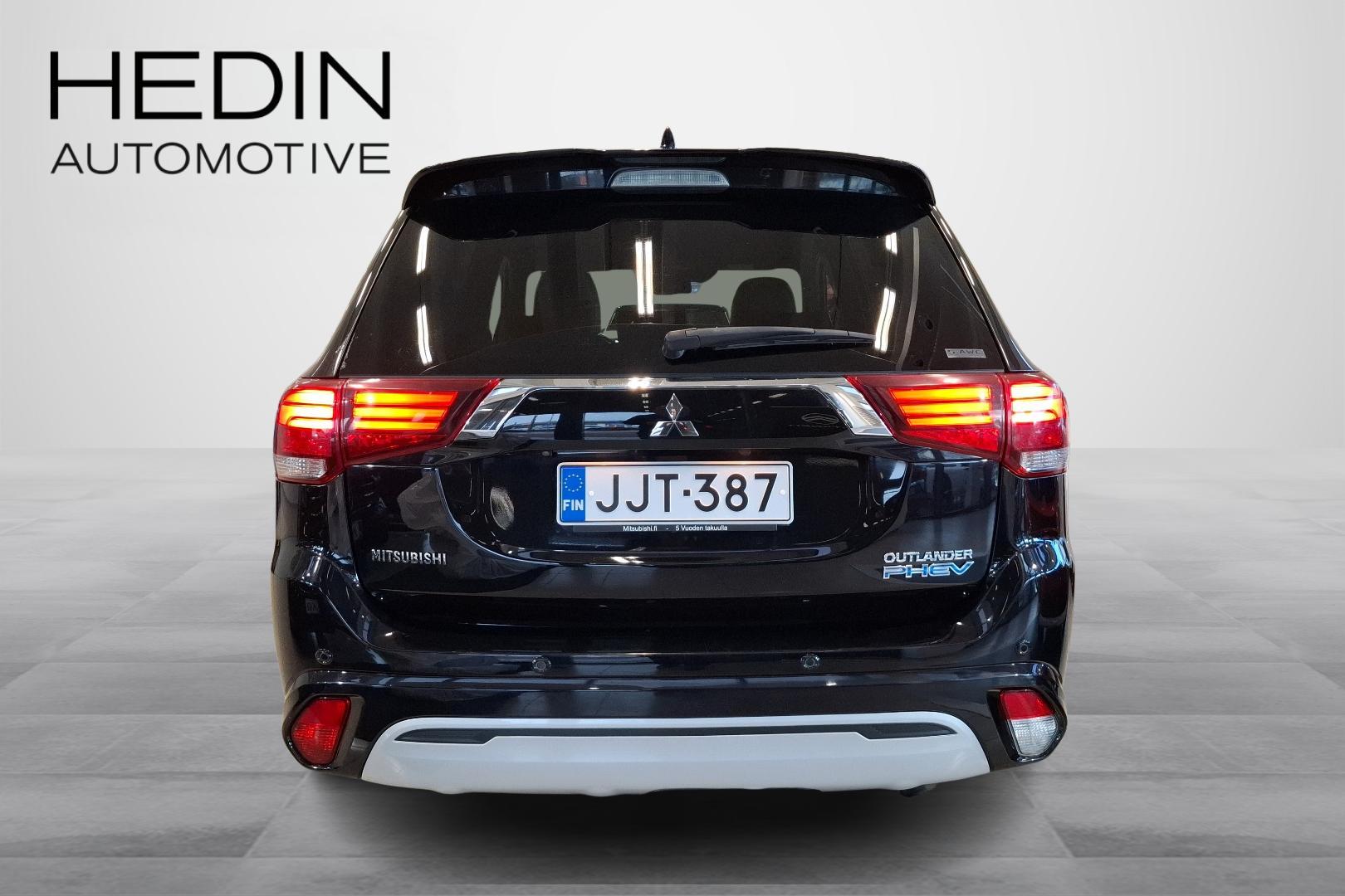 MITSUBISHI Outlander PHEV 3
