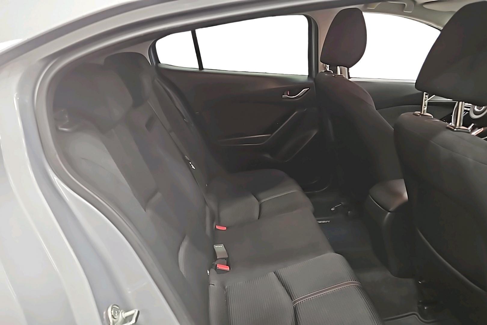 MAZDA Mazda3 2018