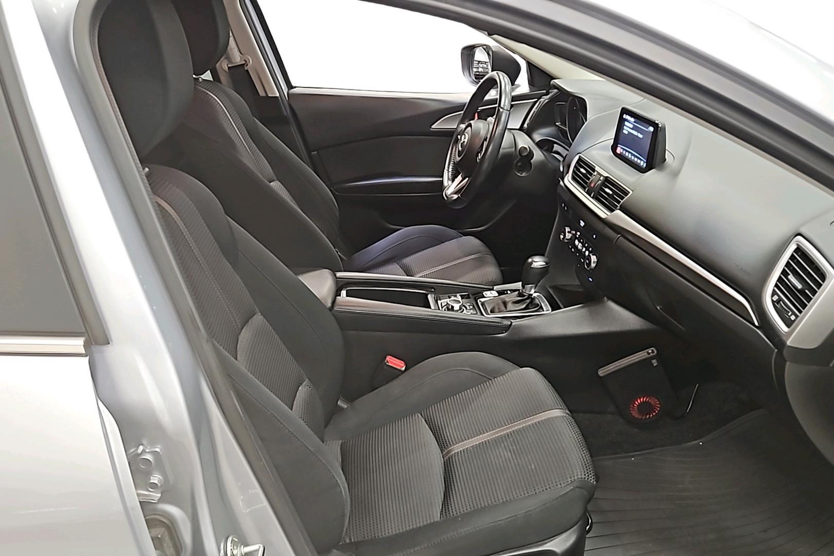 MAZDA Mazda3 2018