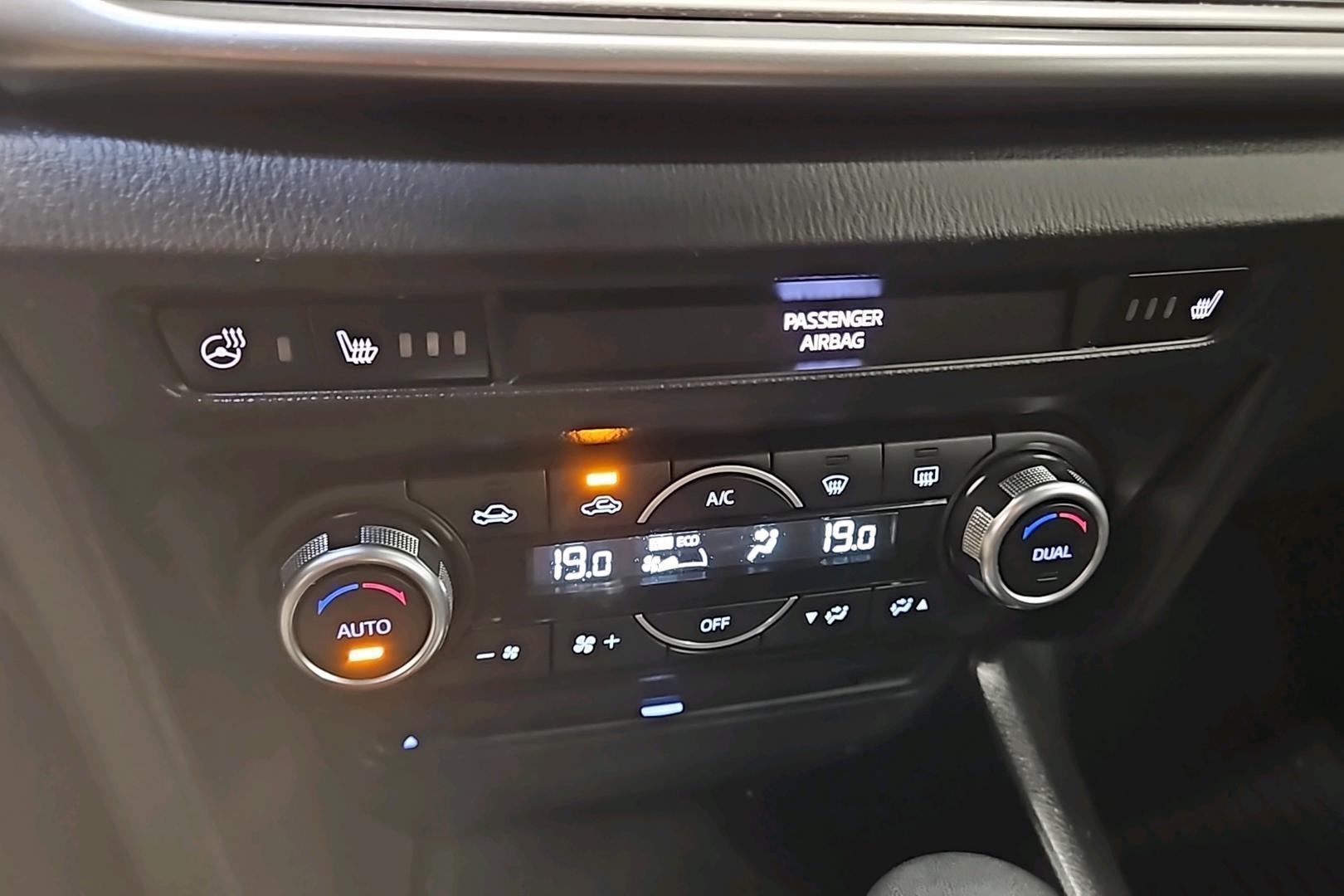 MAZDA Mazda3 2018