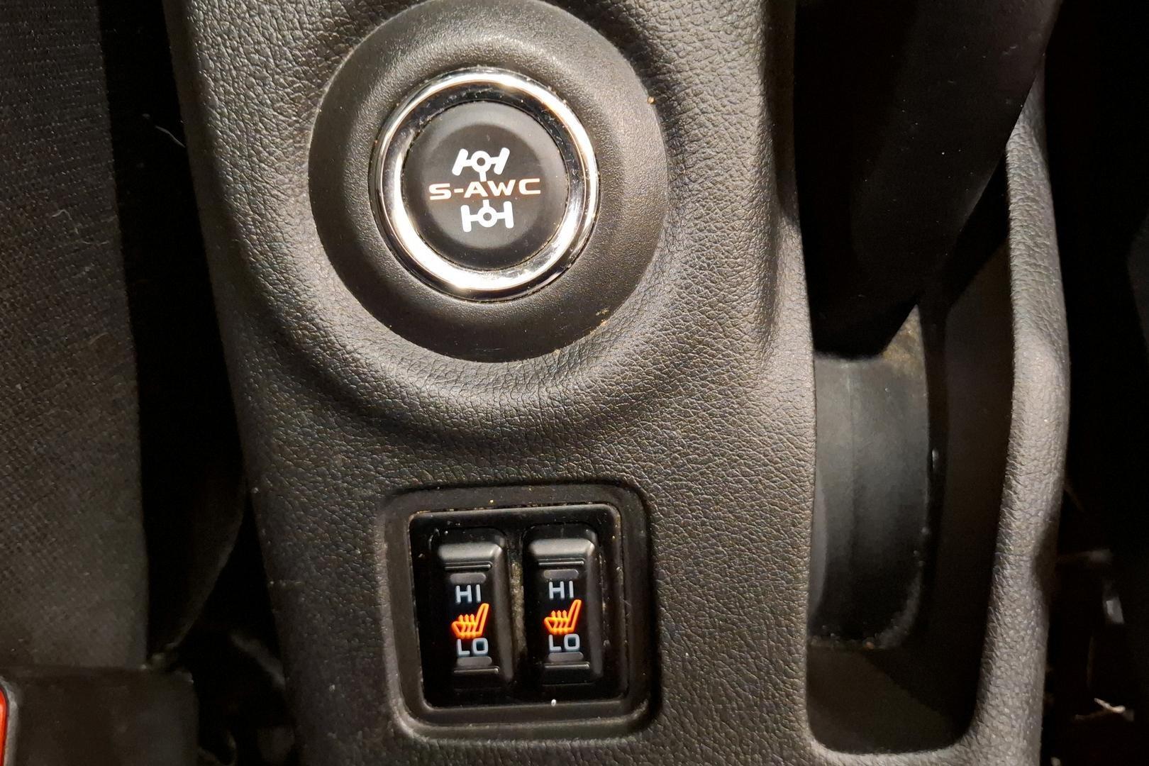 MITSUBISHI OUTLANDER 2016