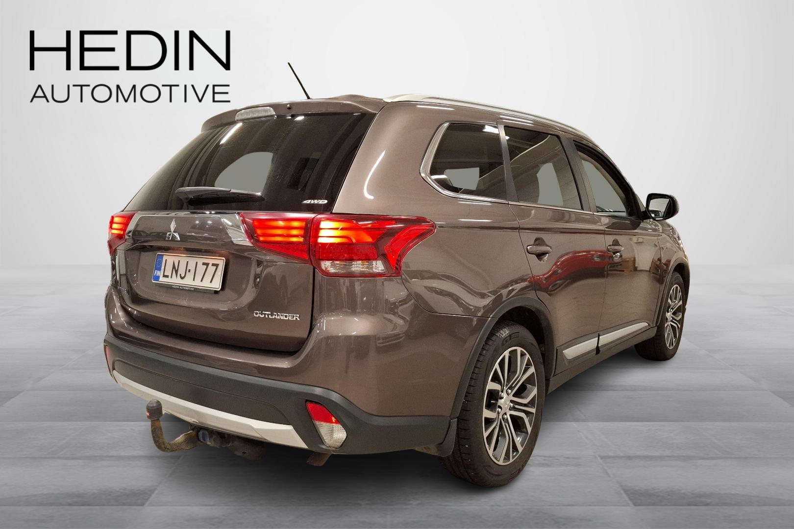 MITSUBISHI OUTLANDER 2016