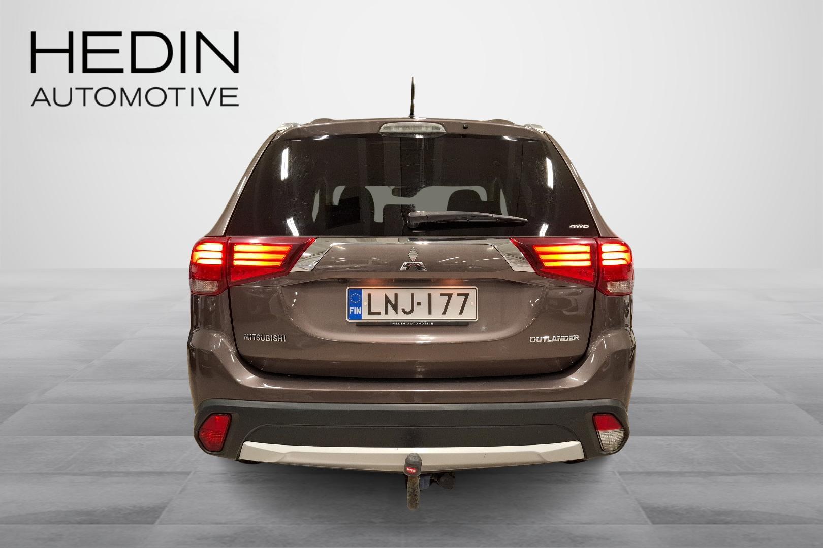 MITSUBISHI OUTLANDER 2016