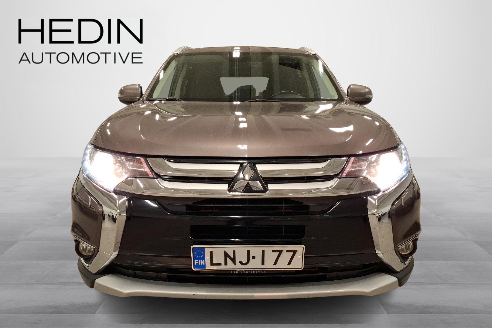 MITSUBISHI OUTLANDER 2016