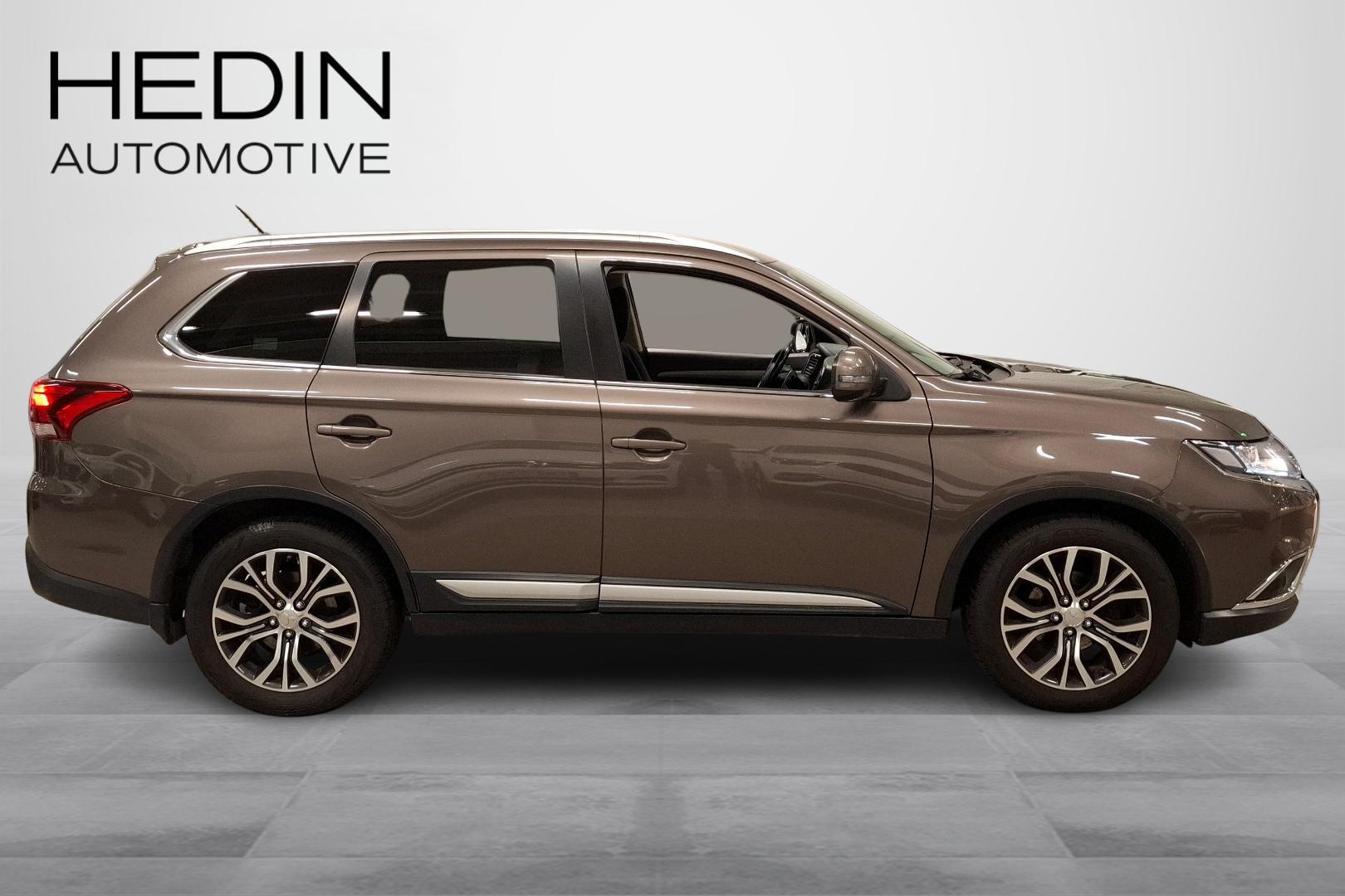 MITSUBISHI OUTLANDER 2016