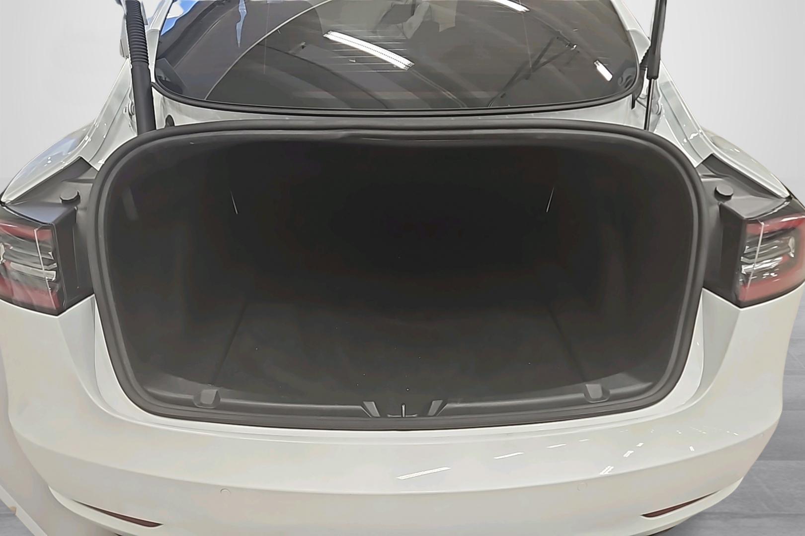 Tesla Model 3 10