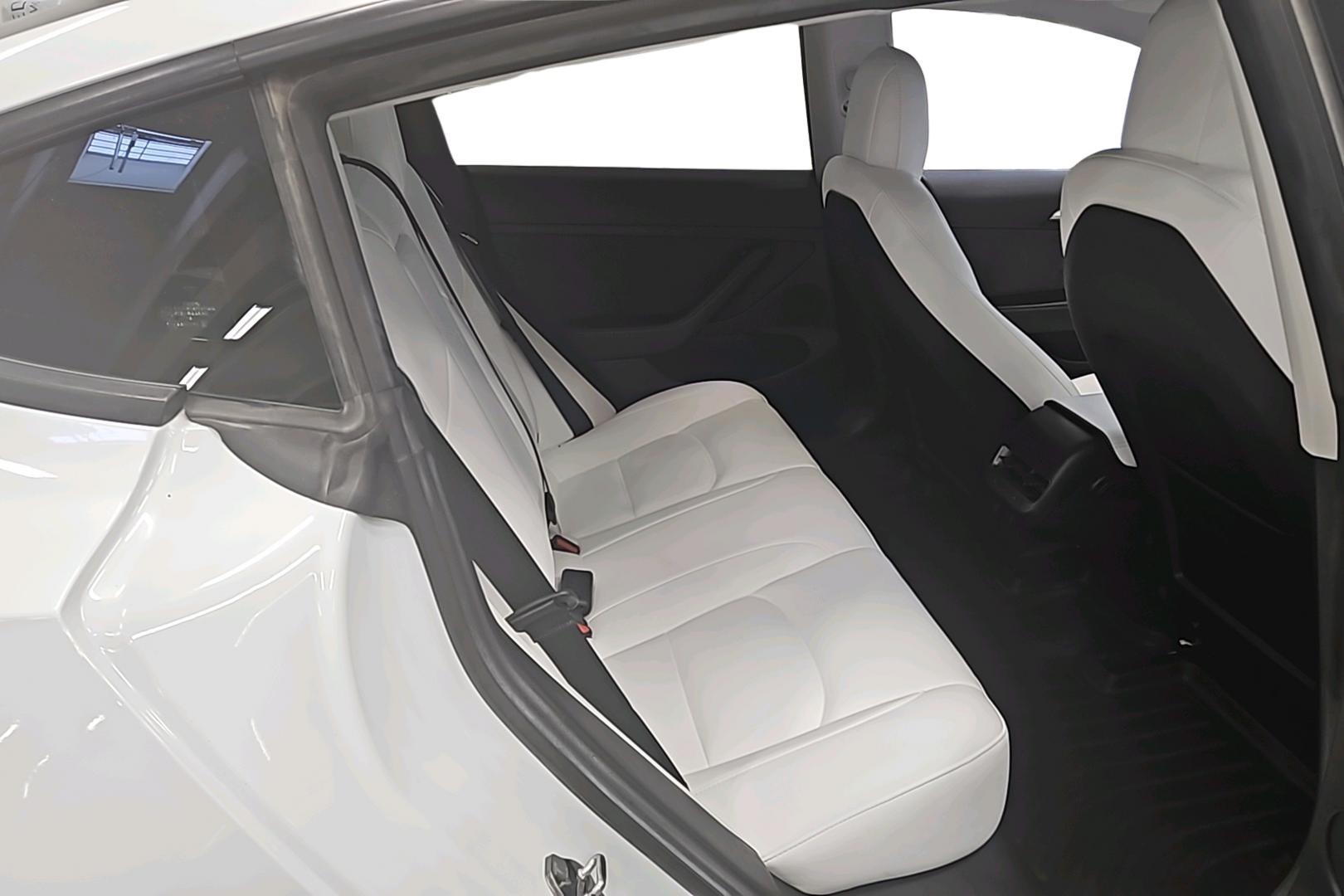 Tesla Model 3 11