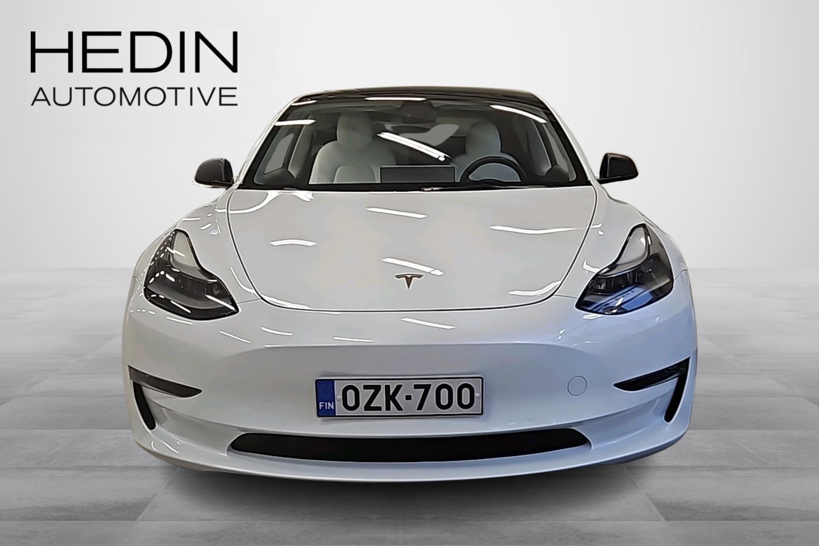 Tesla Model 3 4