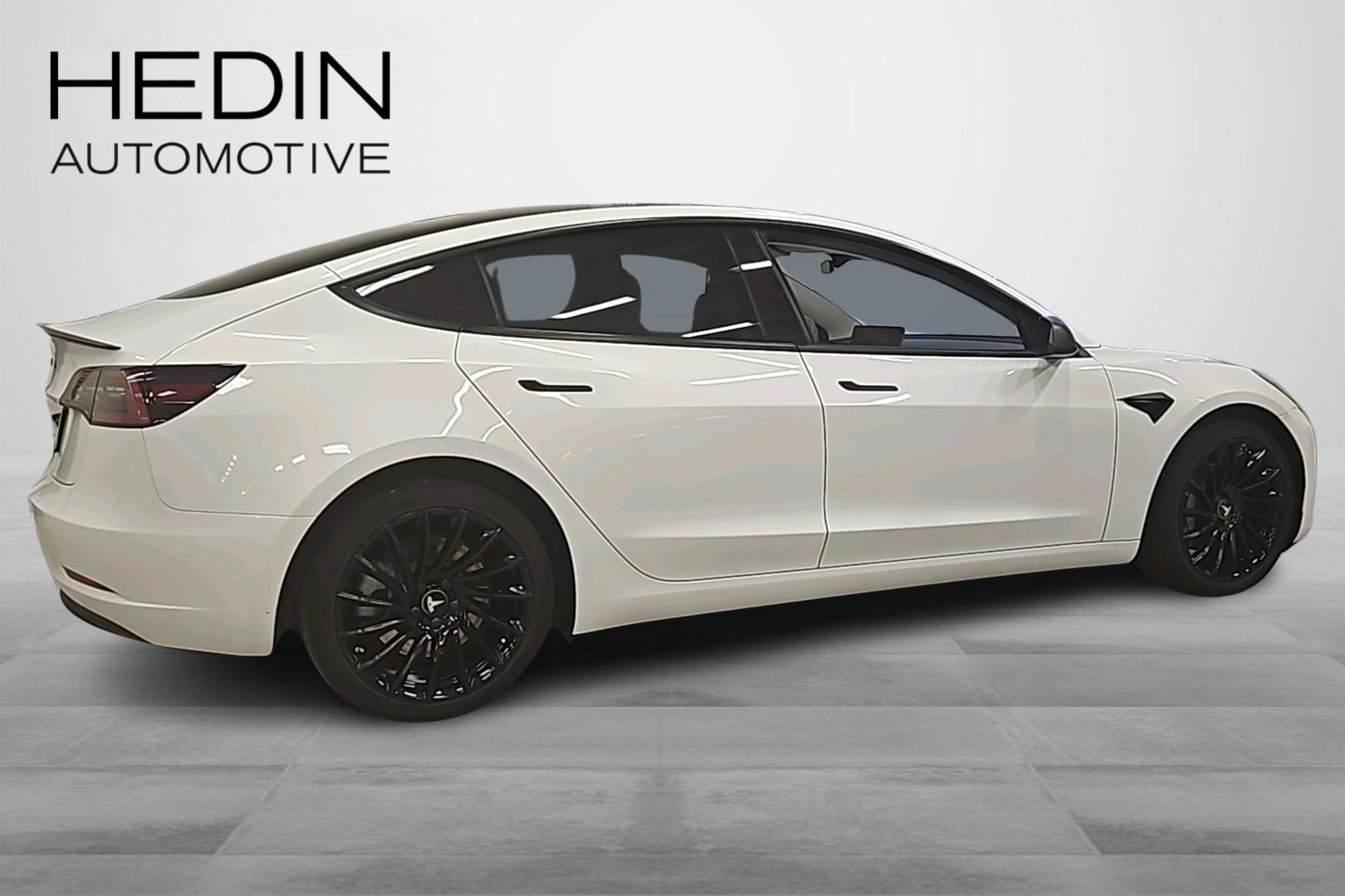 Tesla Model 3 6
