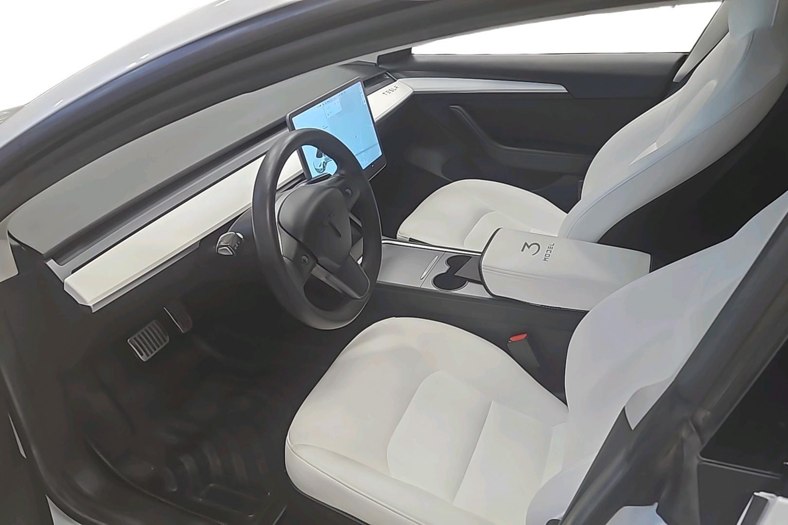 Tesla Model 3 7