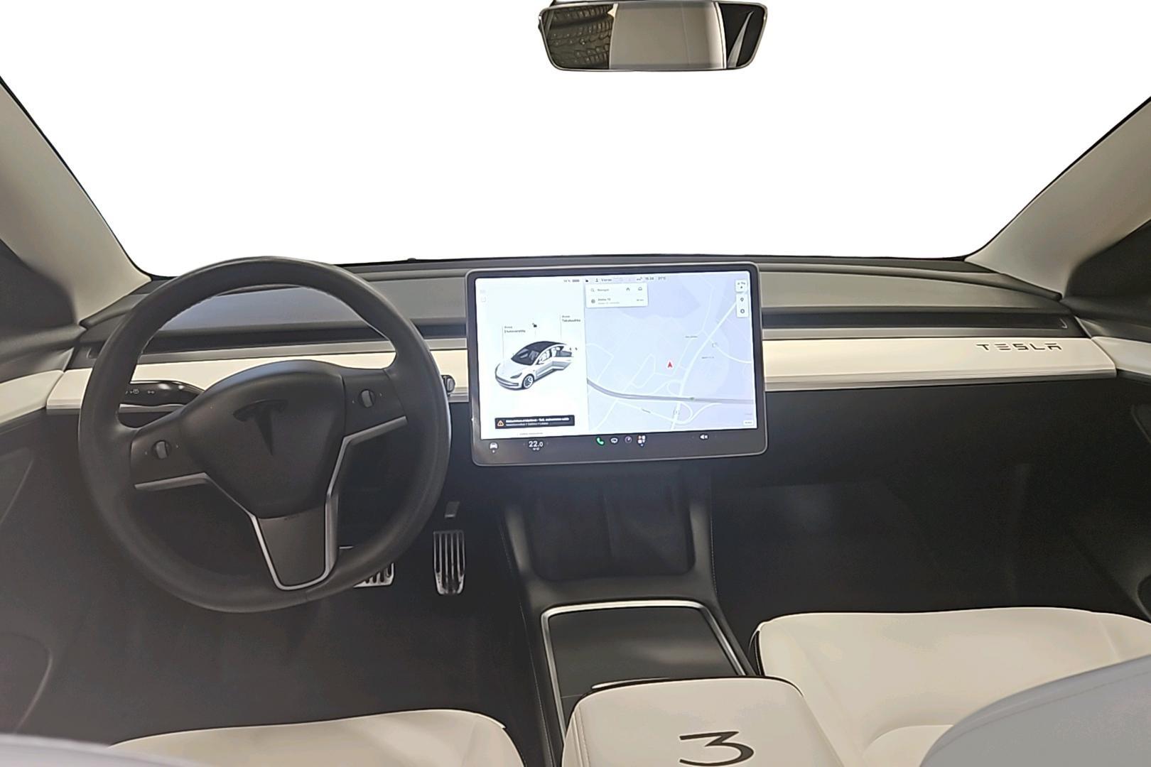 Tesla Model 3 8