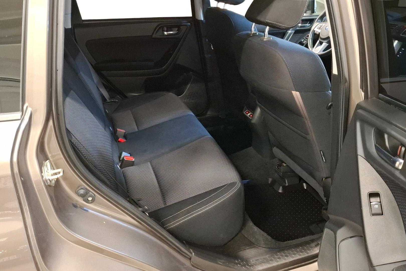 SUBARU FORESTER 2017