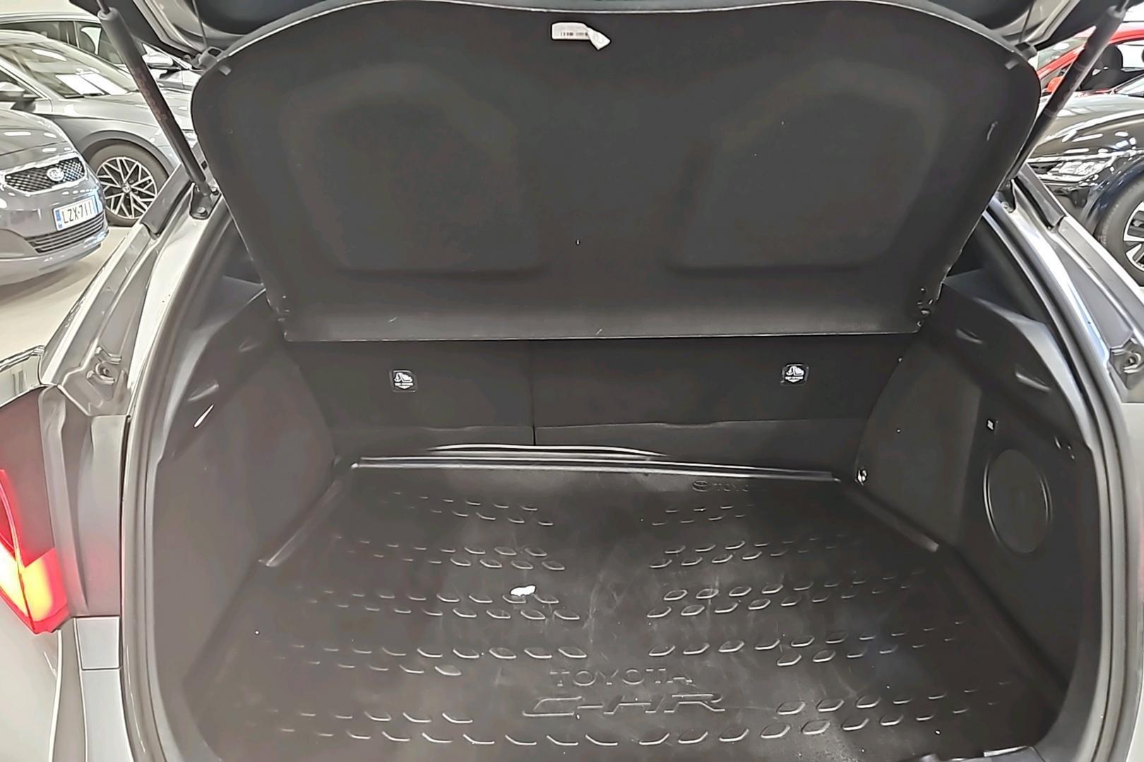 TOYOTA C-HR 2021