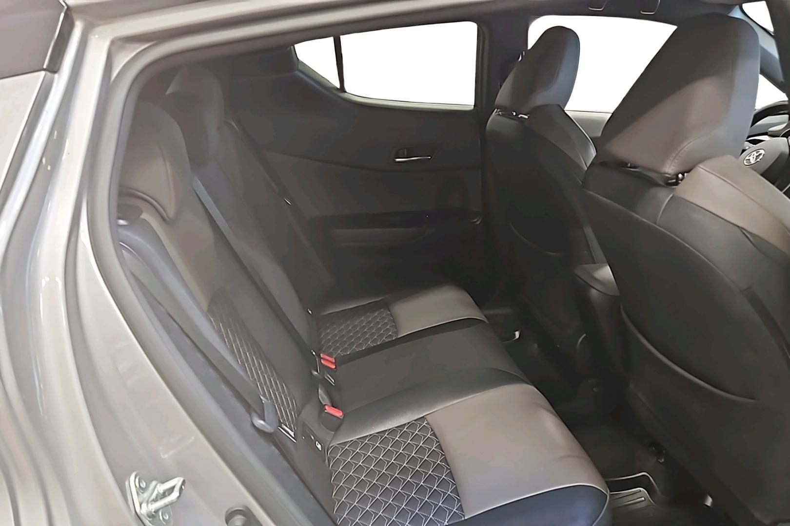 TOYOTA C-HR 2021