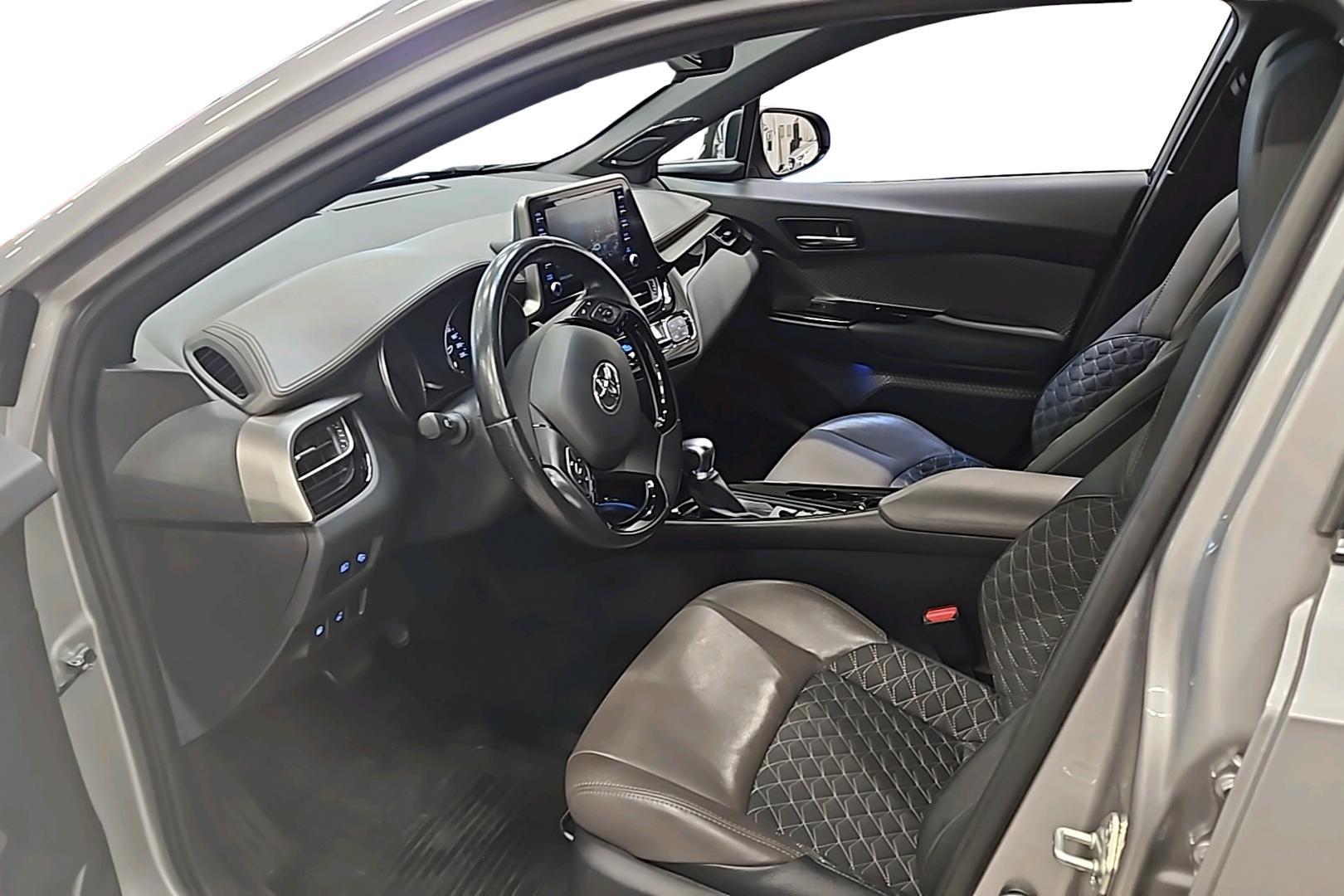 TOYOTA C-HR 2021