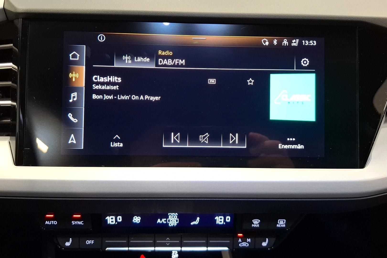 AUDI Q4 e-tron 2022