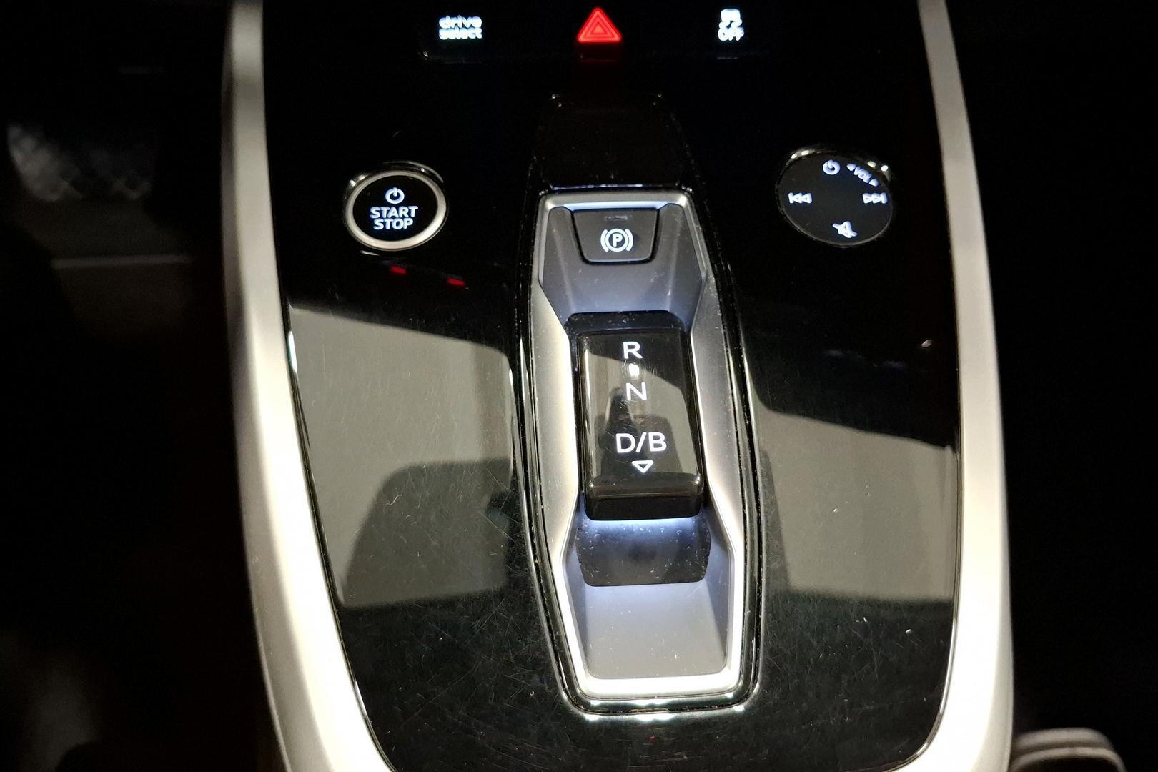 AUDI Q4 e-tron 2022