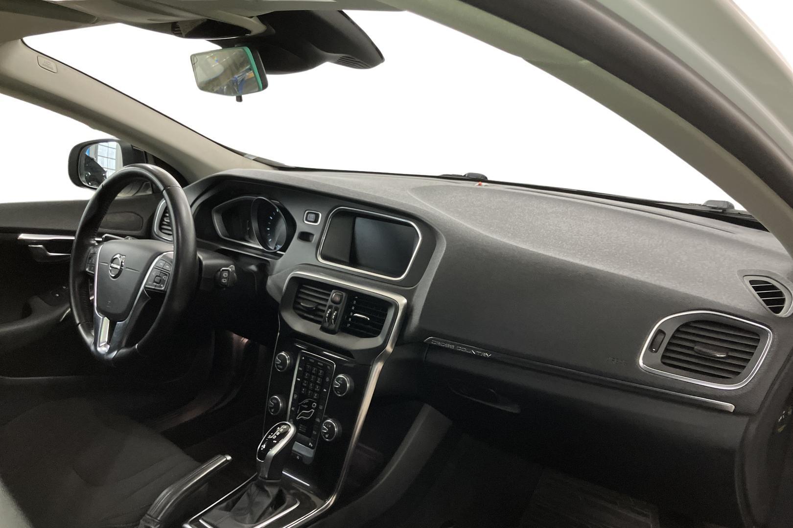 Volvo V40 Cross Country 2017