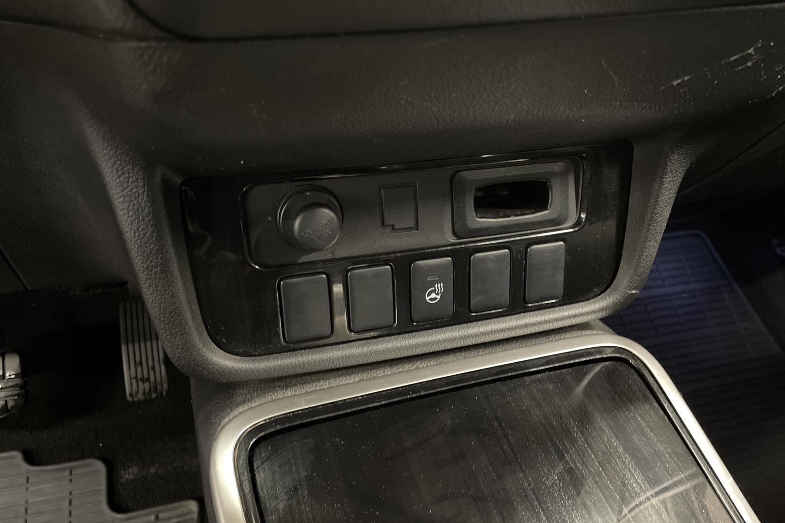 MITSUBISHI Outlander PHEV 2016