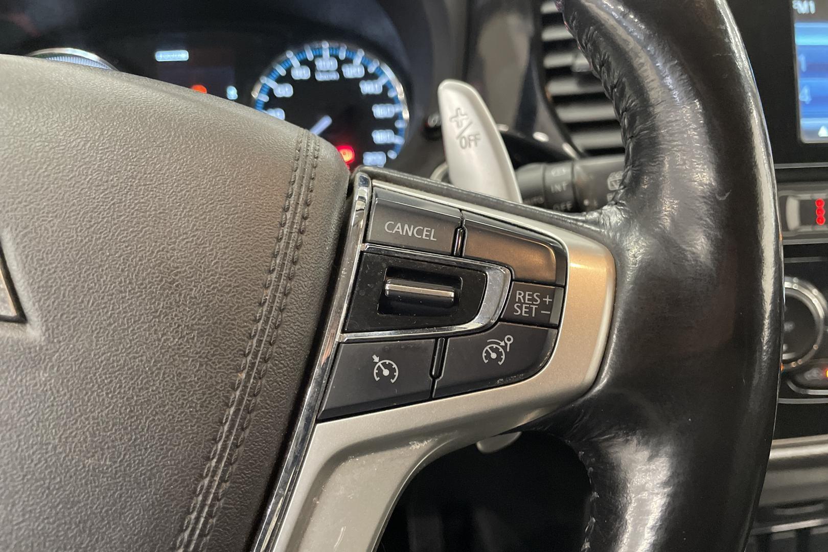 MITSUBISHI Outlander PHEV 2016