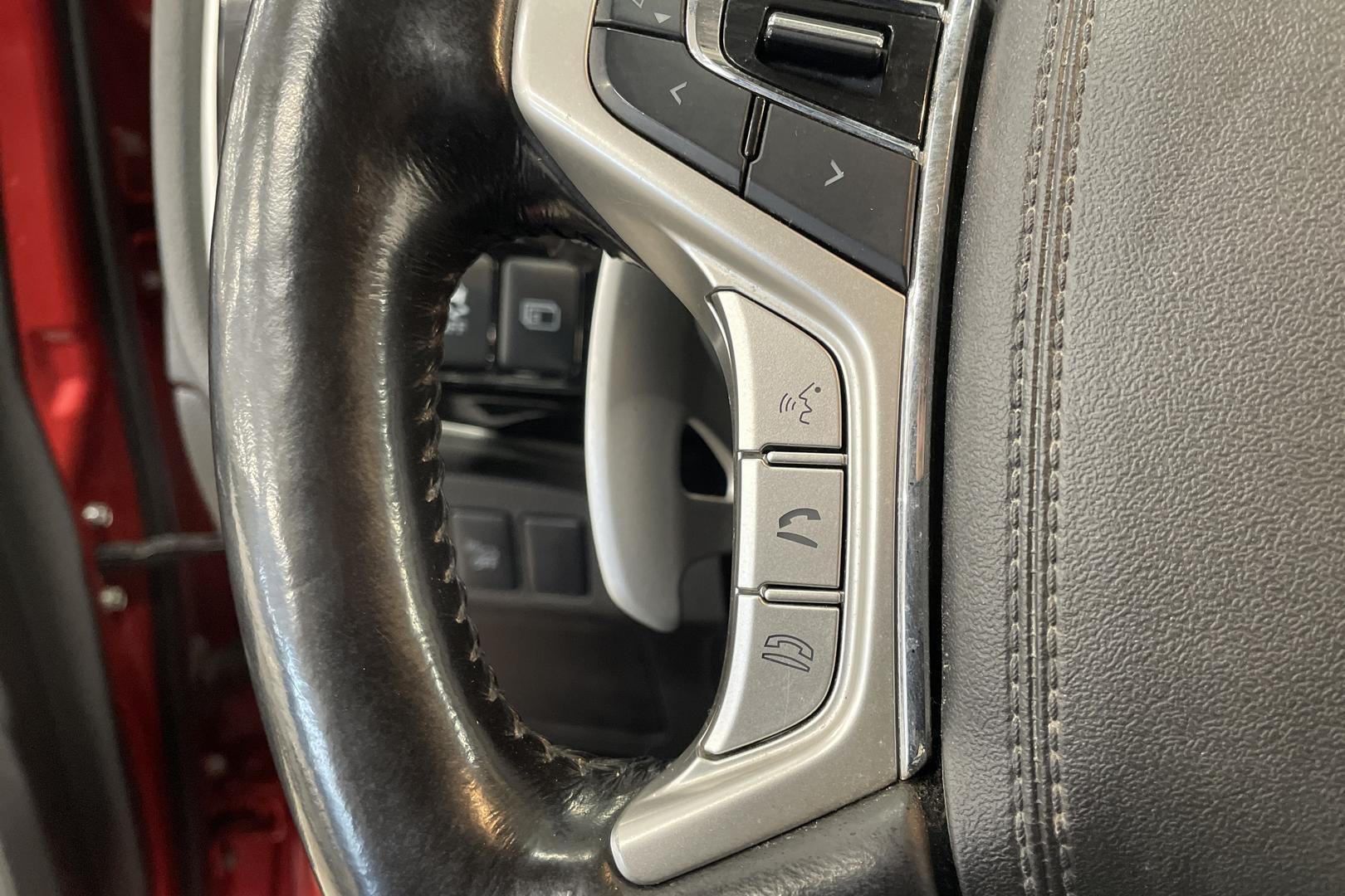 MITSUBISHI Outlander PHEV 2016