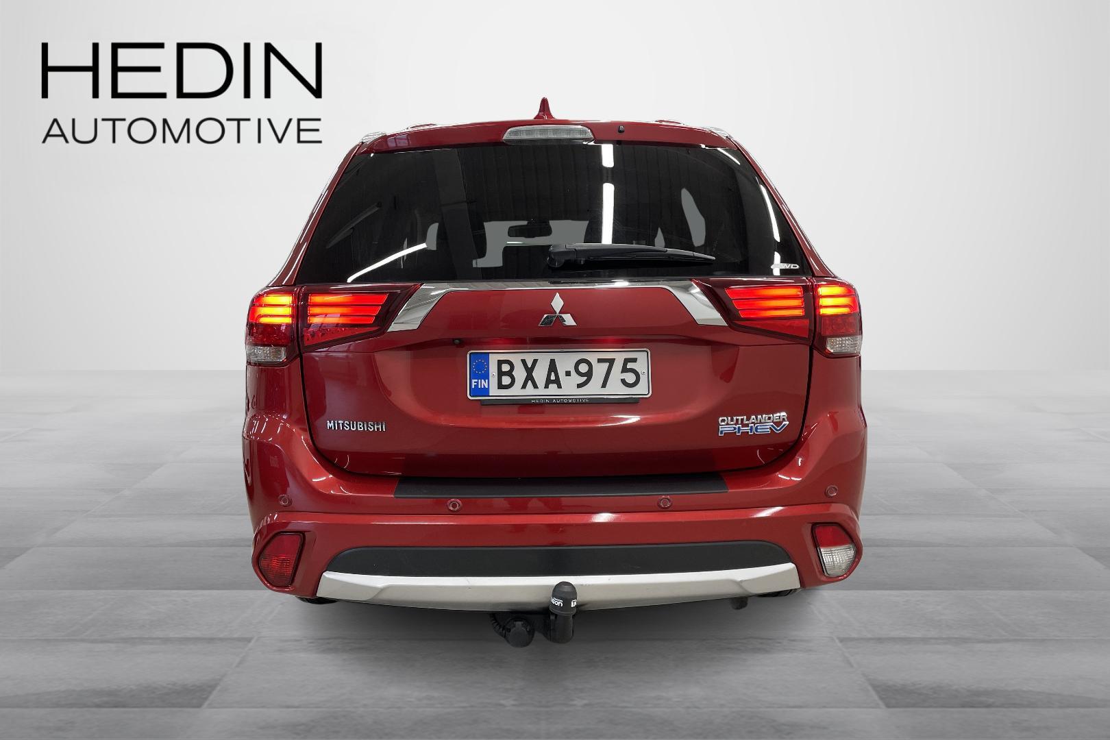 MITSUBISHI Outlander PHEV 2016