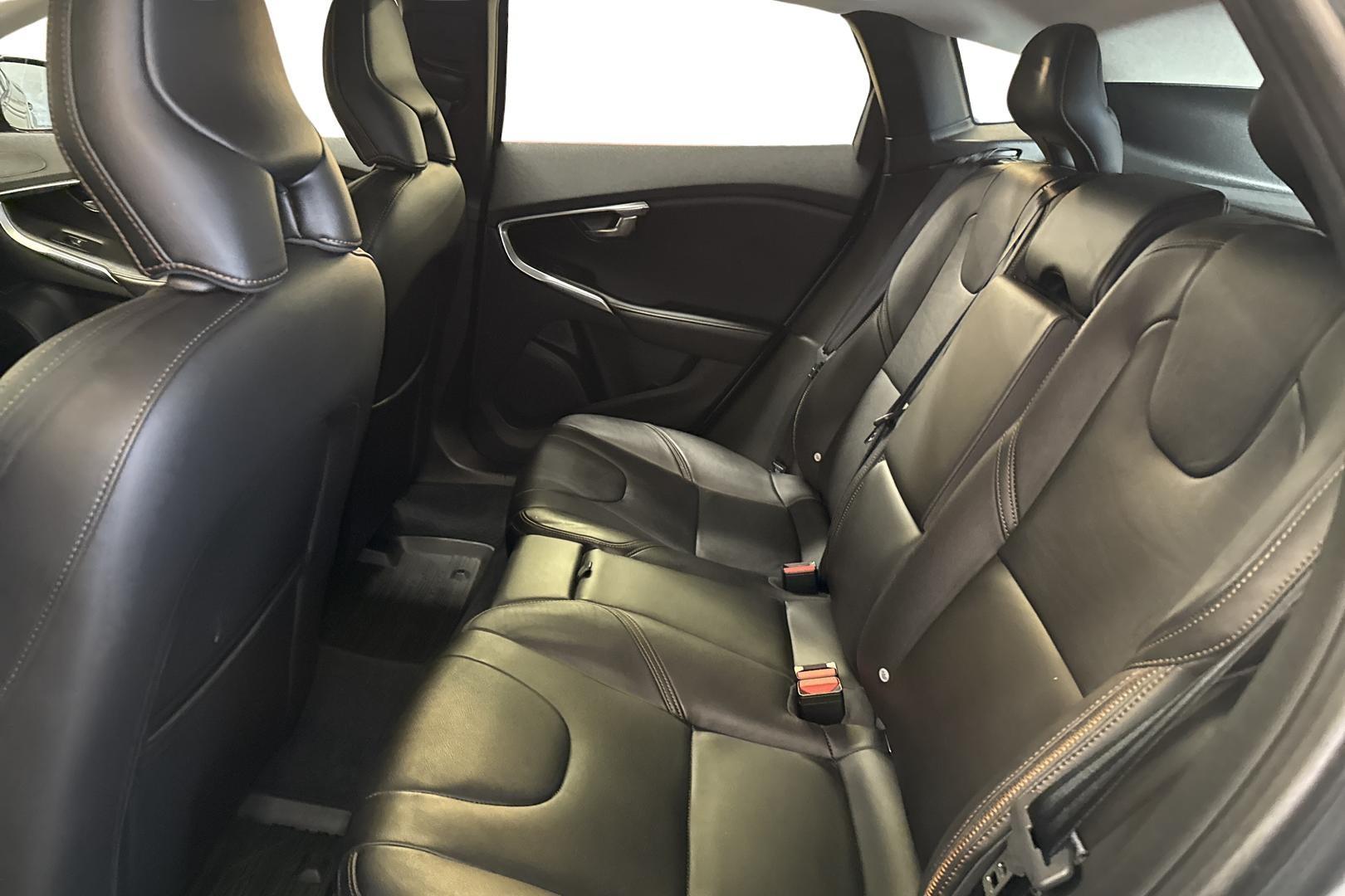 VOLVO V40 Cross Country 2017