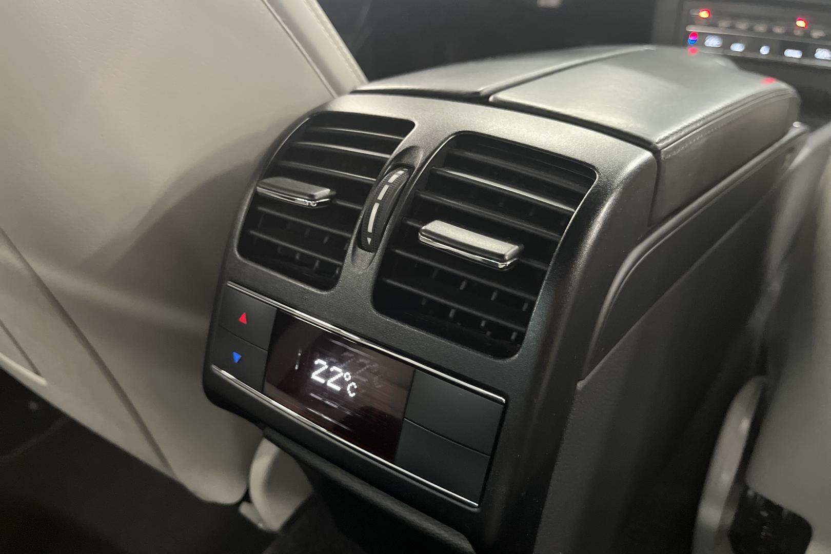 MERCEDES-BENZ E 2015