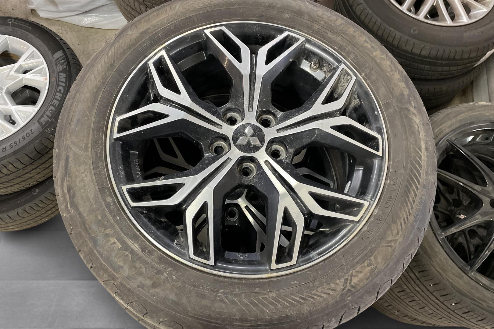 Mitsubishi Outlander PHEV 2019