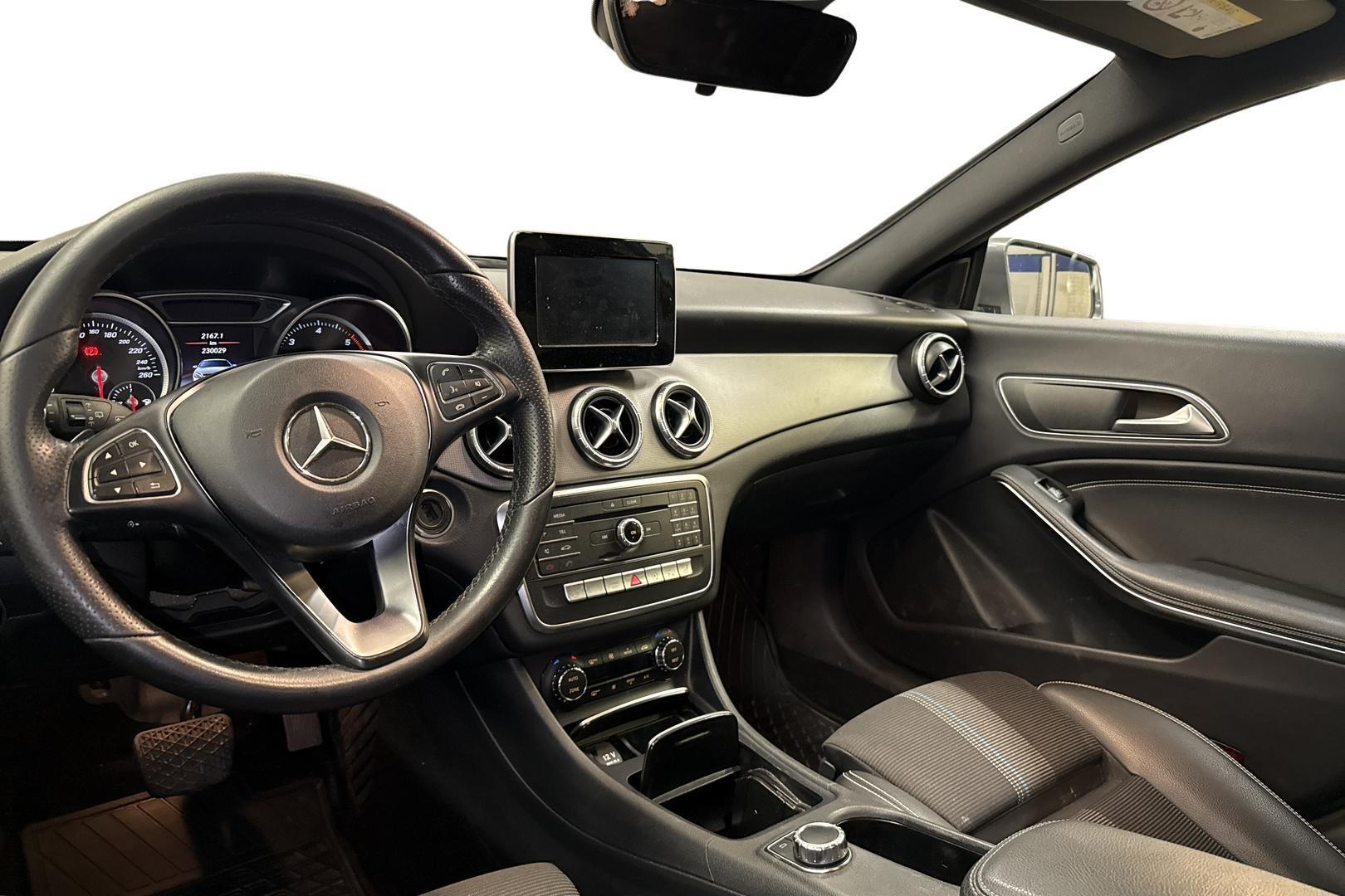 MERCEDES-BENZ CLA 2017