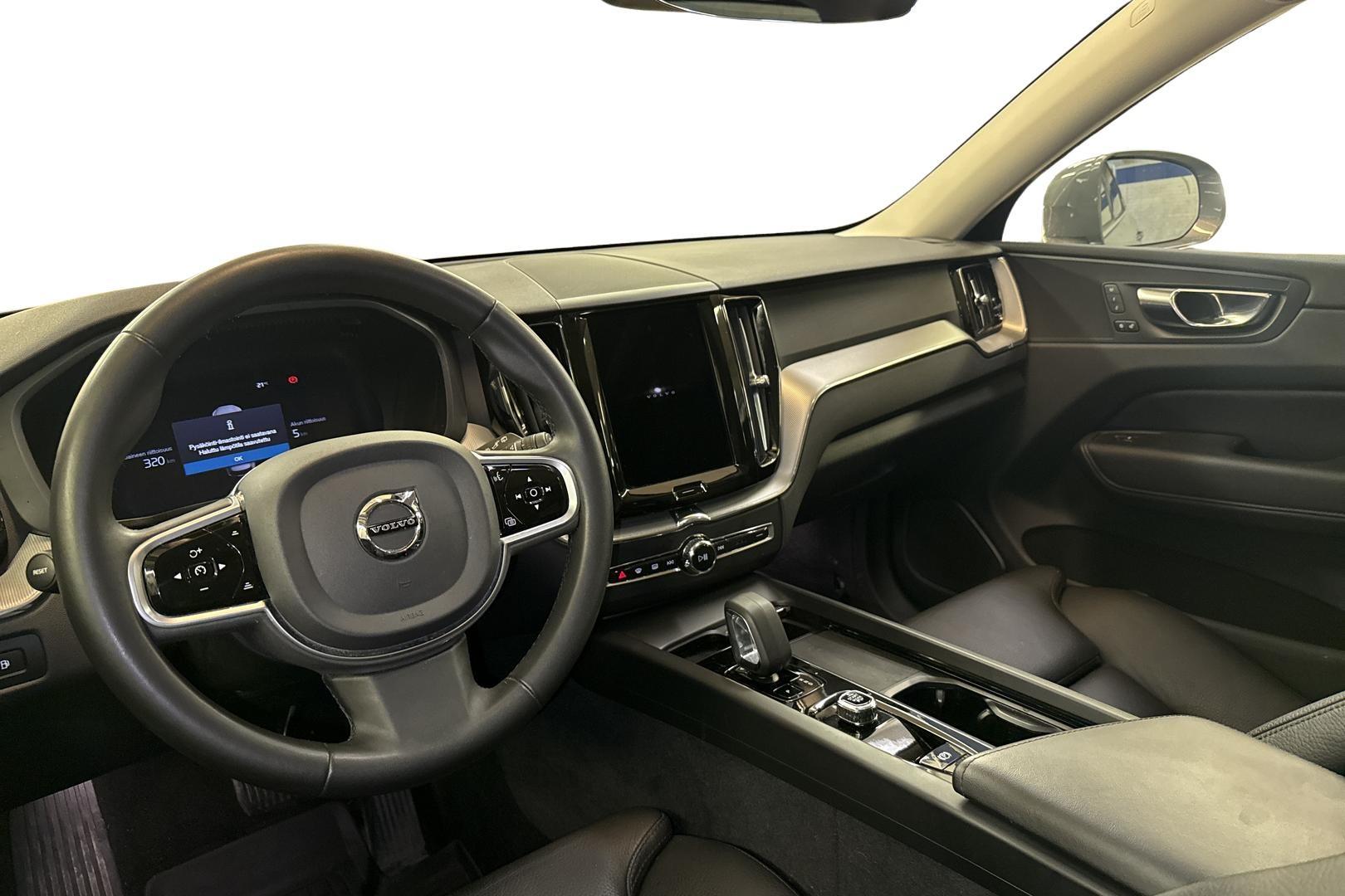 VOLVO XC60 2022