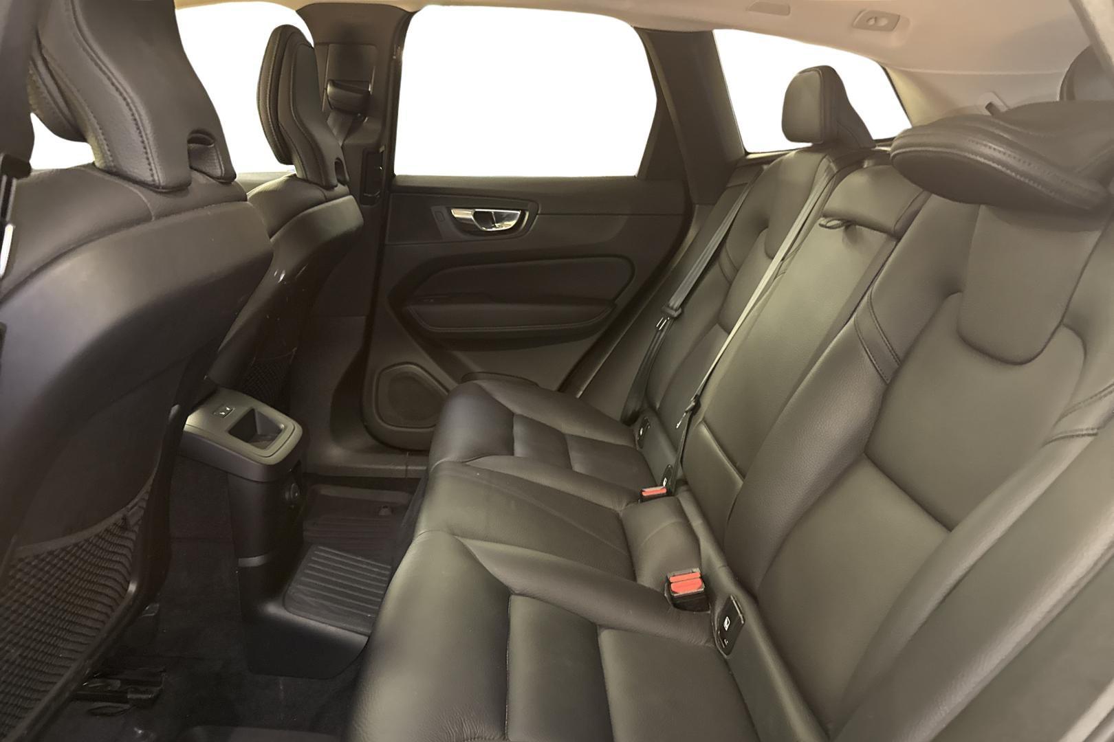 VOLVO XC60 2022