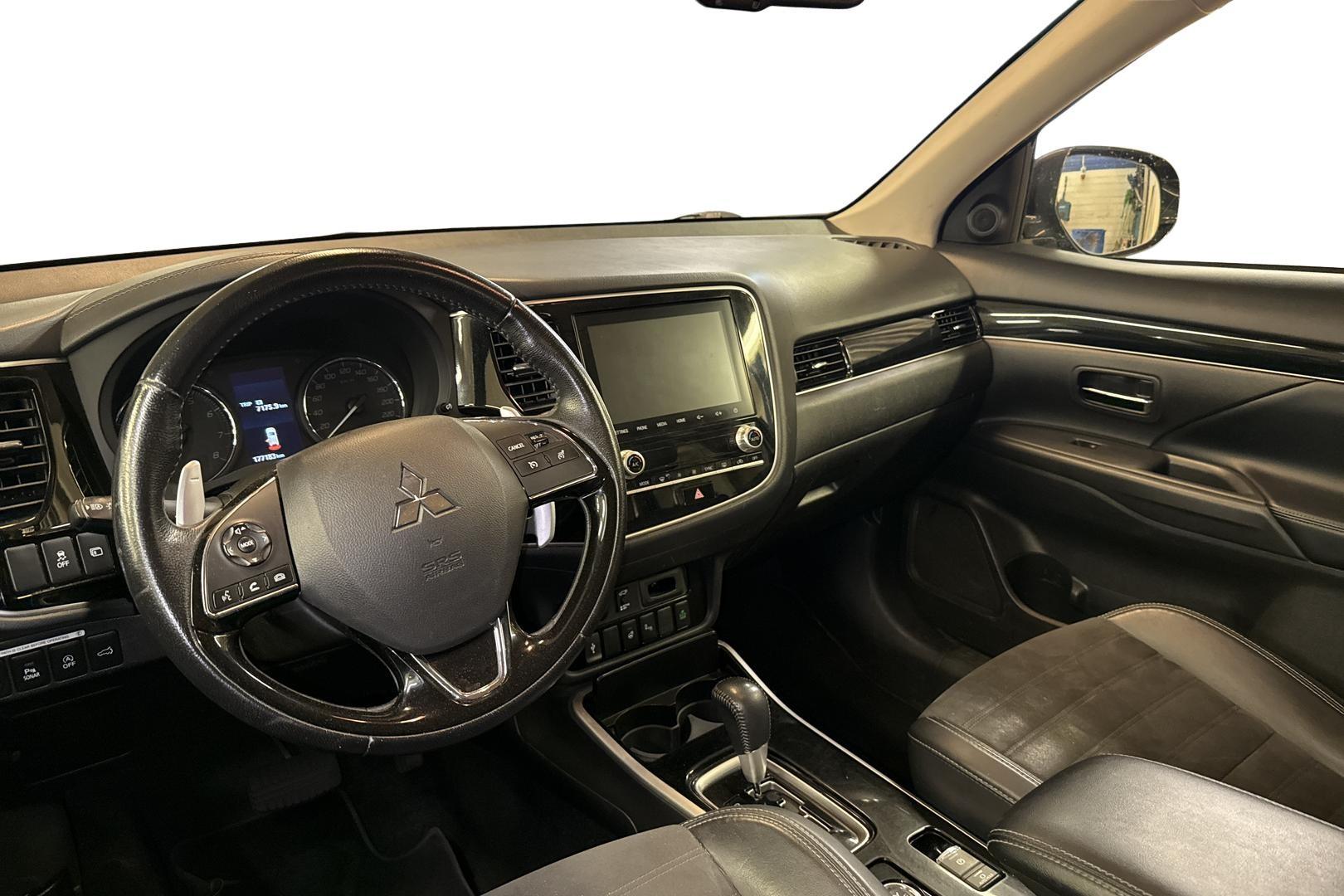 MITSUBISHI OUTLANDER 2021