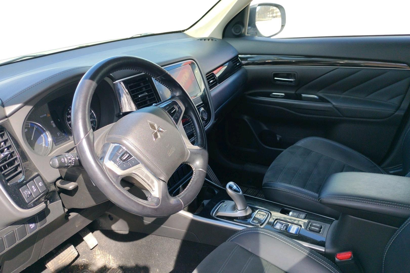 Mitsubishi Outlander PHEV 2018