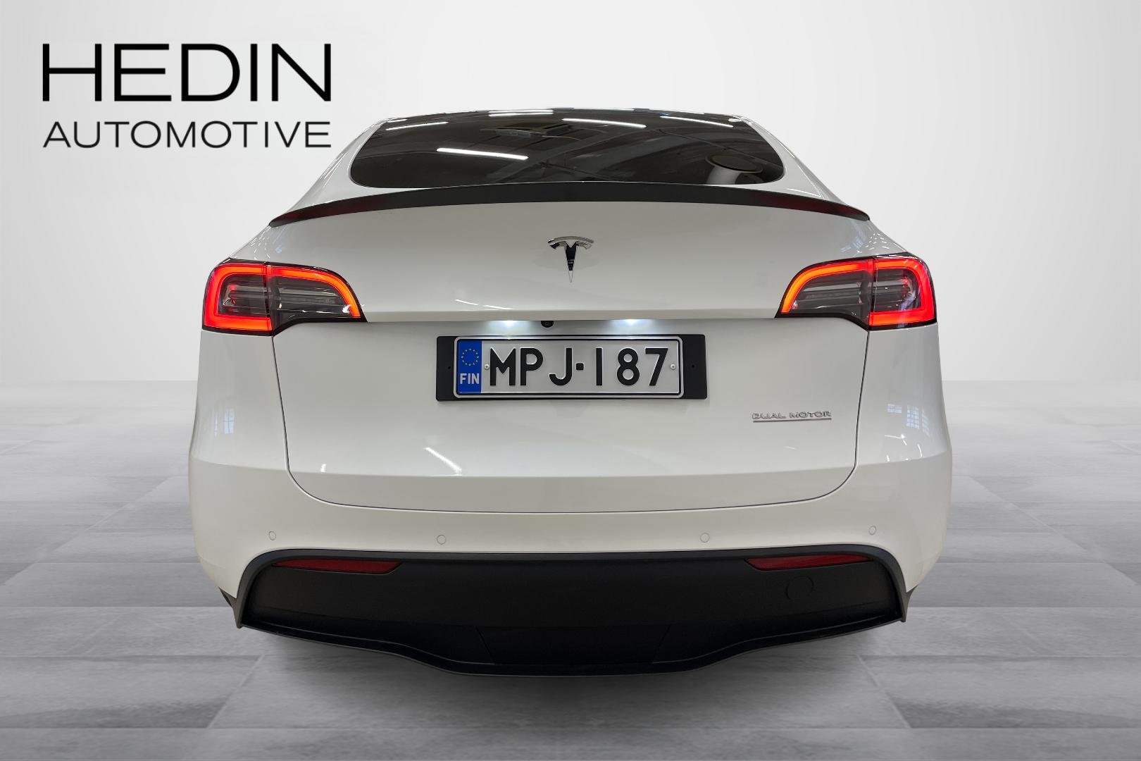 Tesla Model Y 2022
