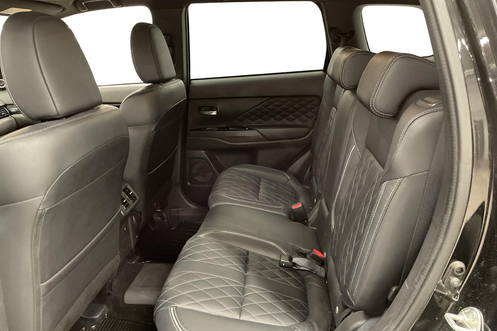 Mitsubishi Outlander PHEV 2021