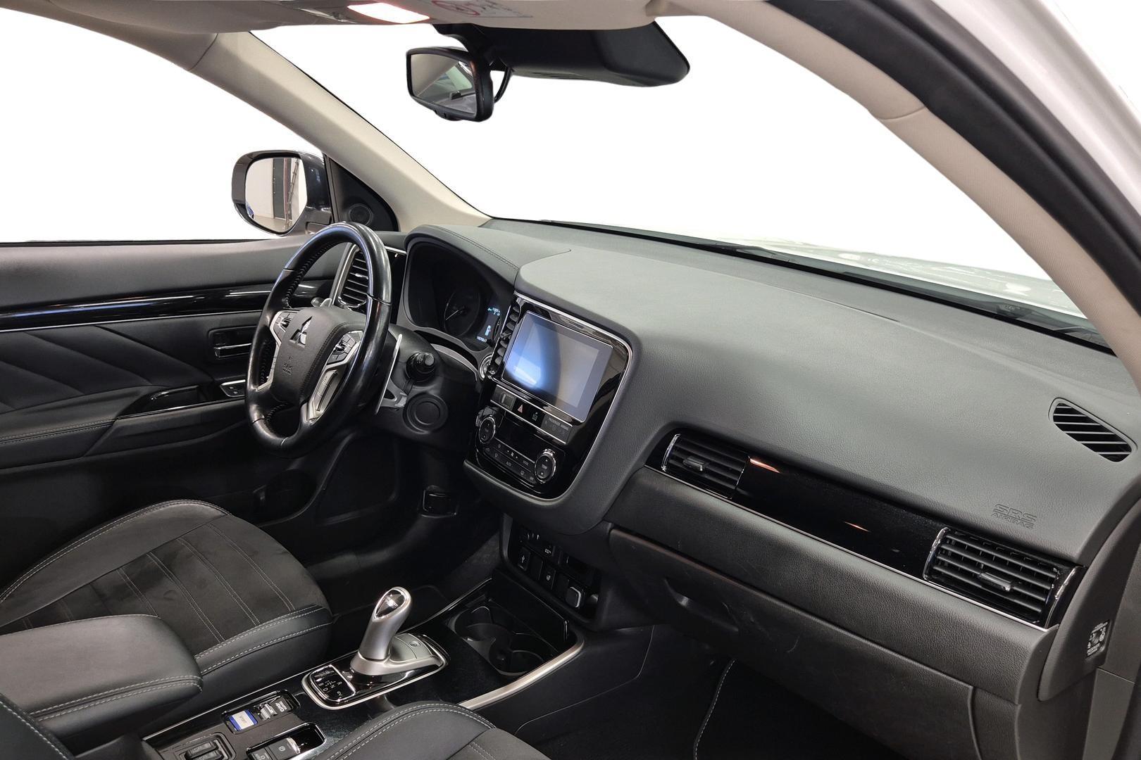 MITSUBISHI Outlander PHEV 2019