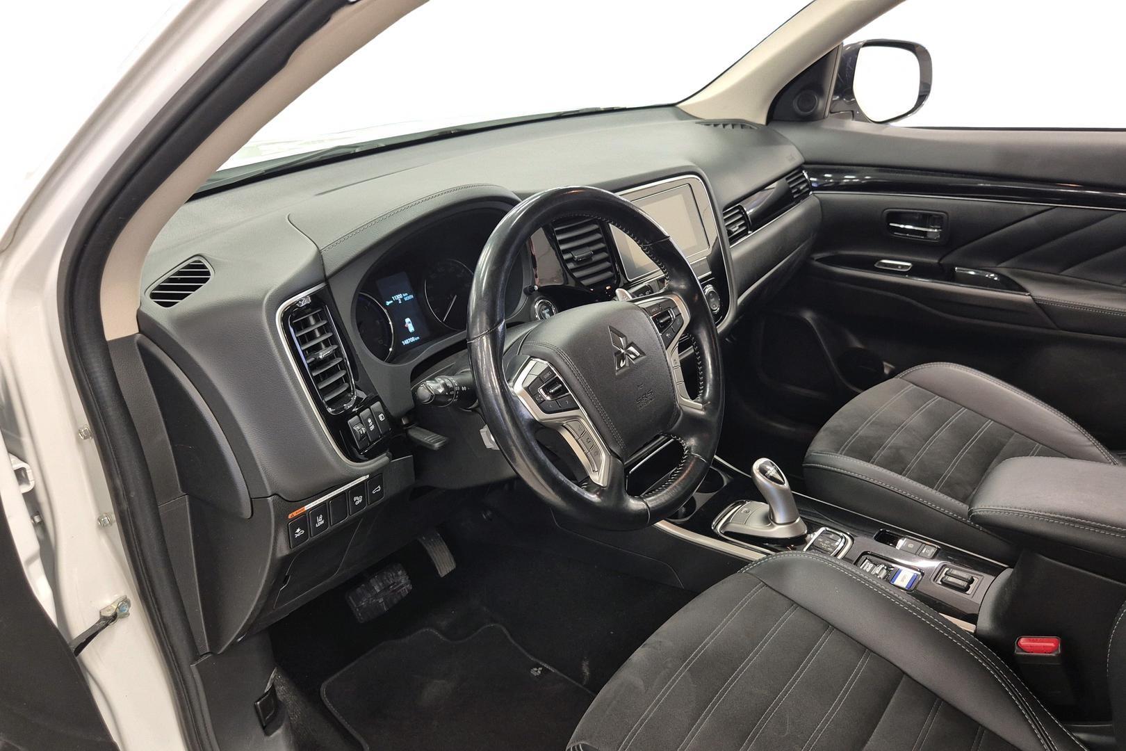 MITSUBISHI Outlander PHEV 2019