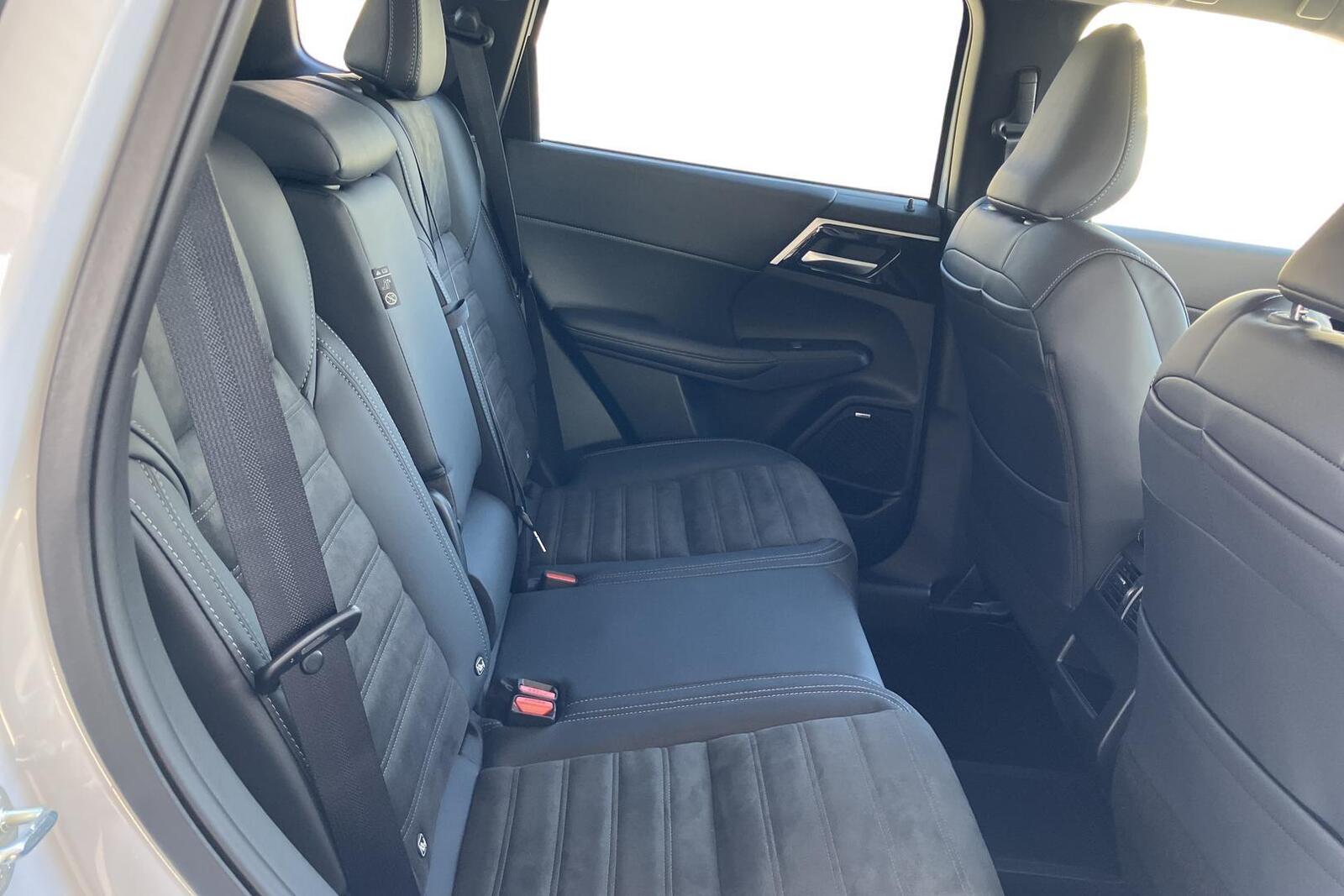 Mitsubishi Outlander 2025