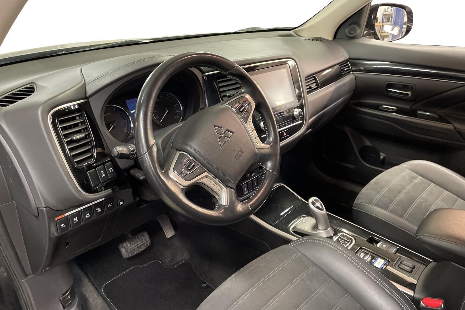 Mitsubishi Outlander PHEV 2021