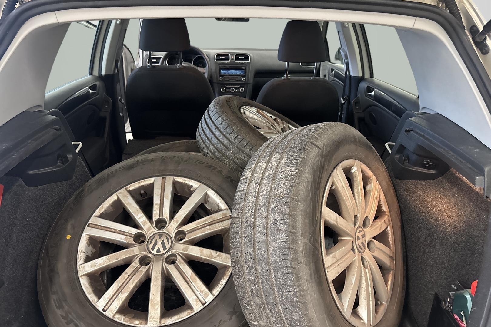 VOLKSWAGEN GOLF 2012