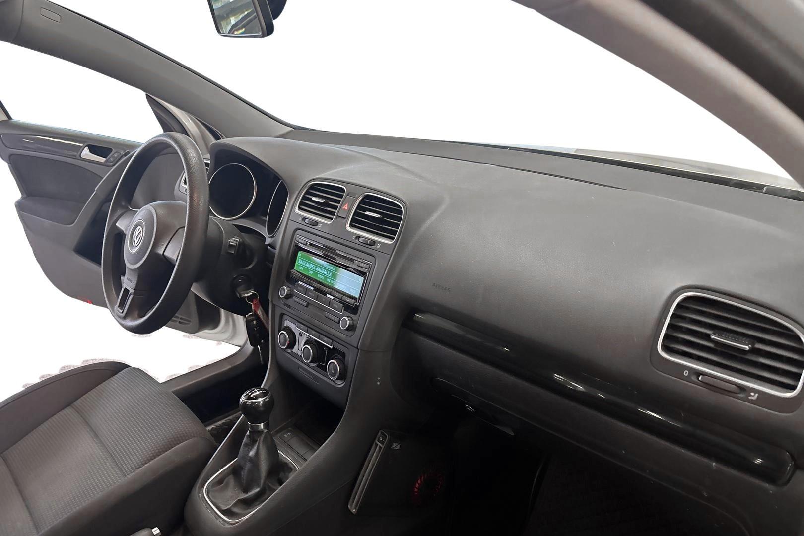 VOLKSWAGEN GOLF 2012