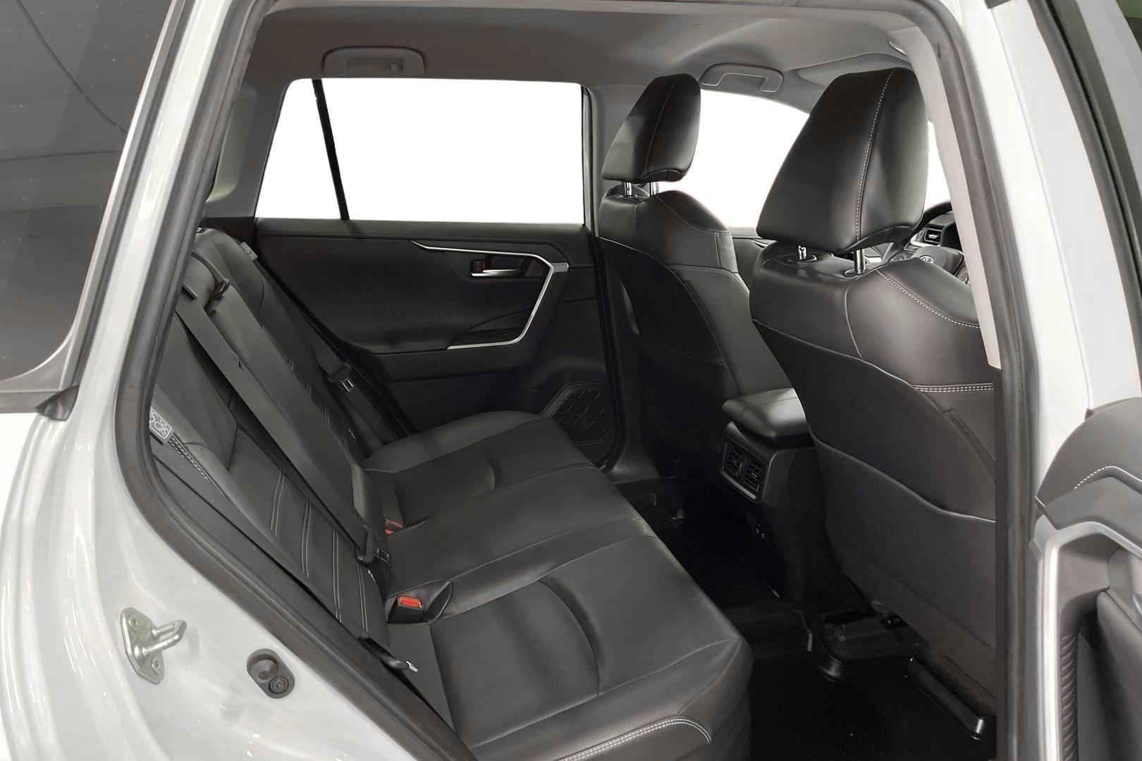 Toyota RAV4 11