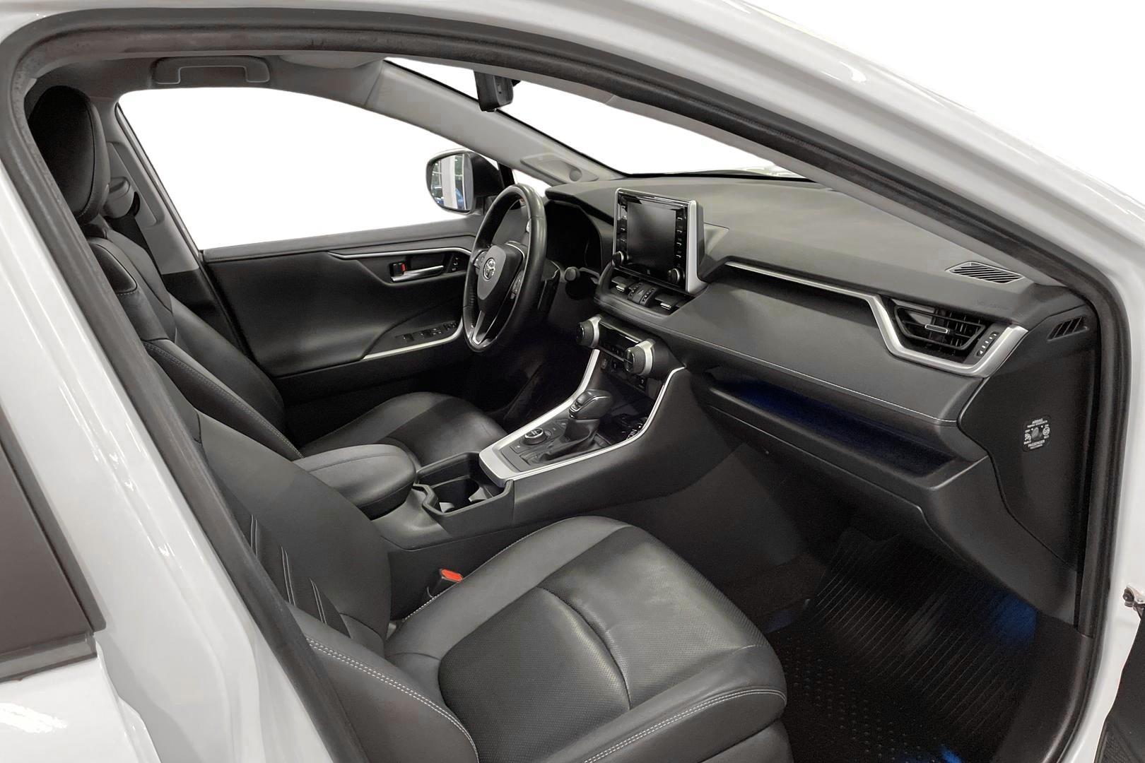 Toyota RAV4 12