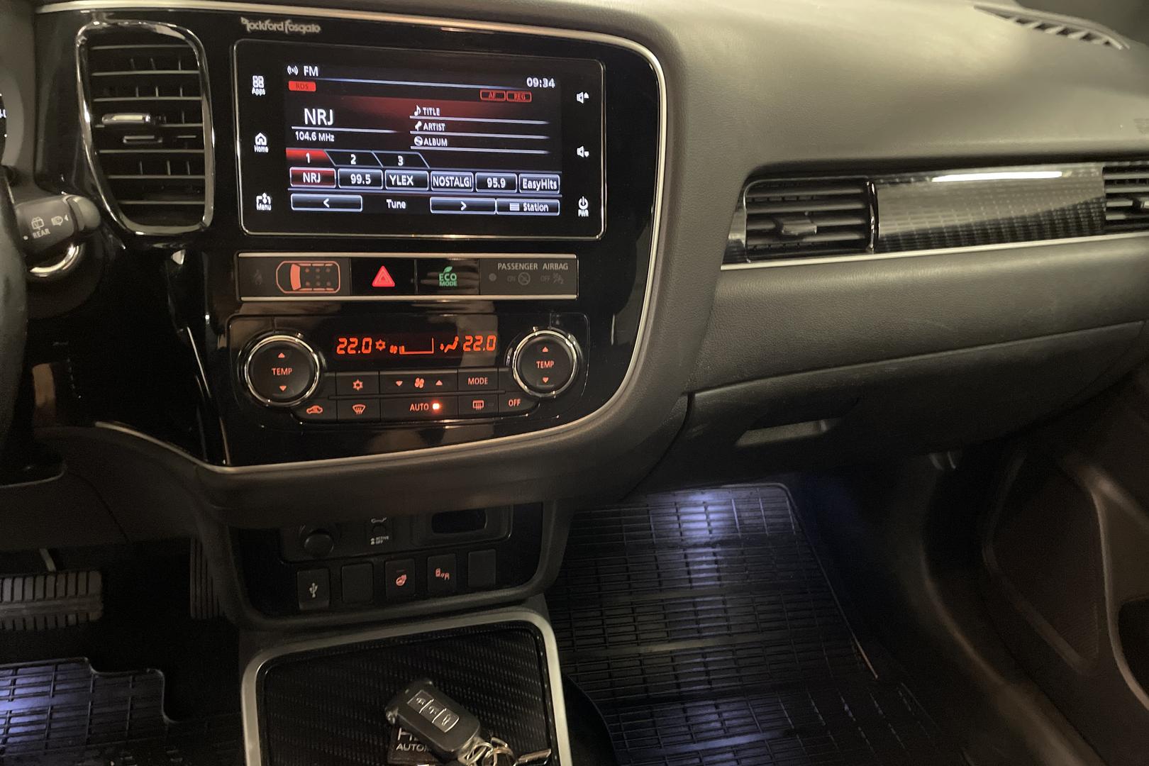 Mitsubishi Outlander PHEV 2019