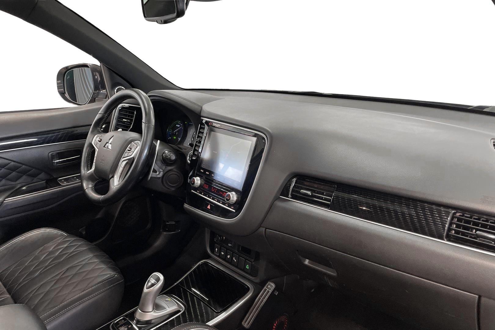 Mitsubishi Outlander PHEV 2020